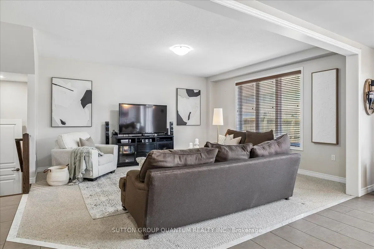 92 Garinger Crescent