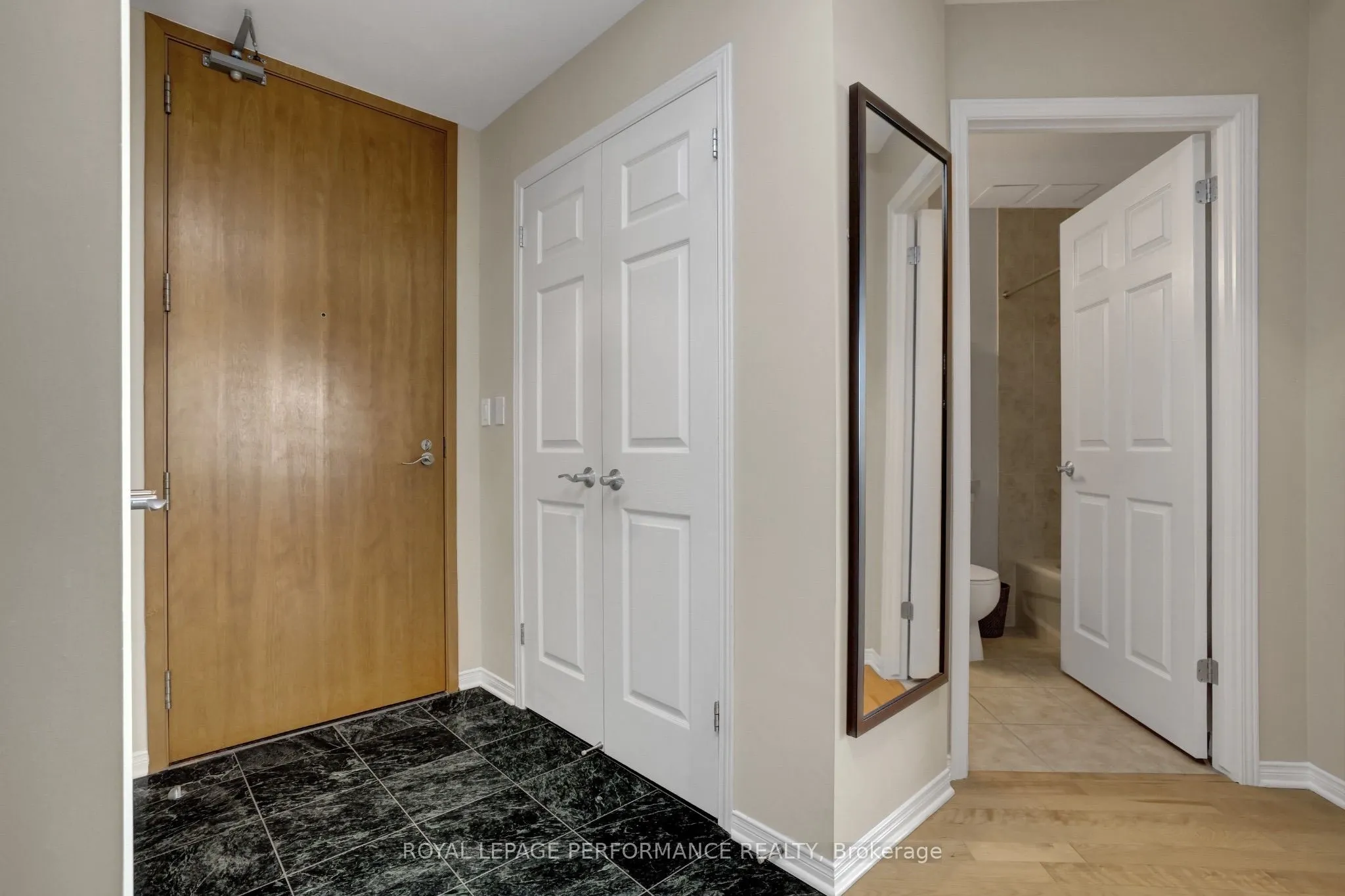 38 Metropole Private #2603