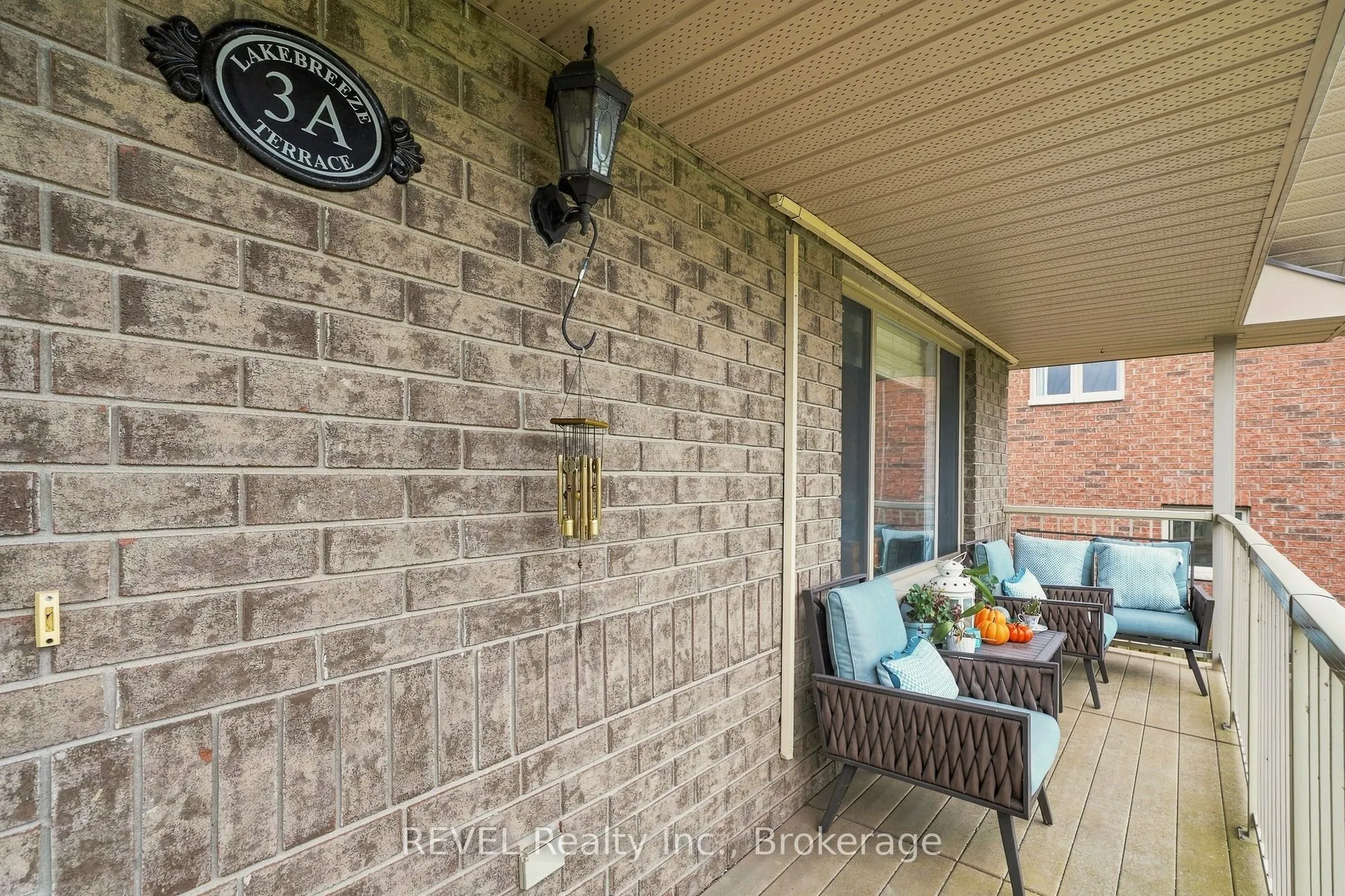 37 Lakebreeze Court #3A
