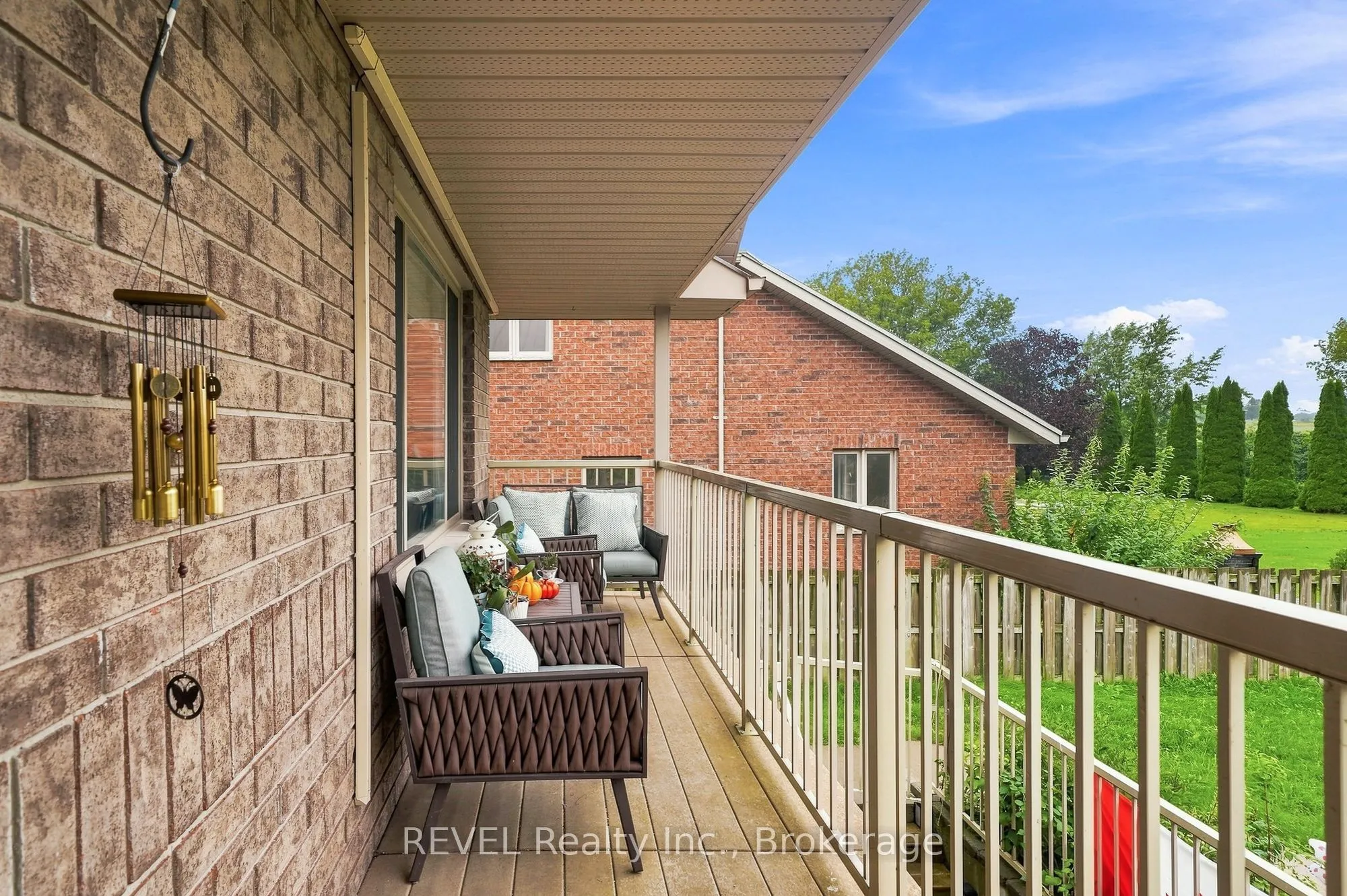 37 Lakebreeze Court #3A