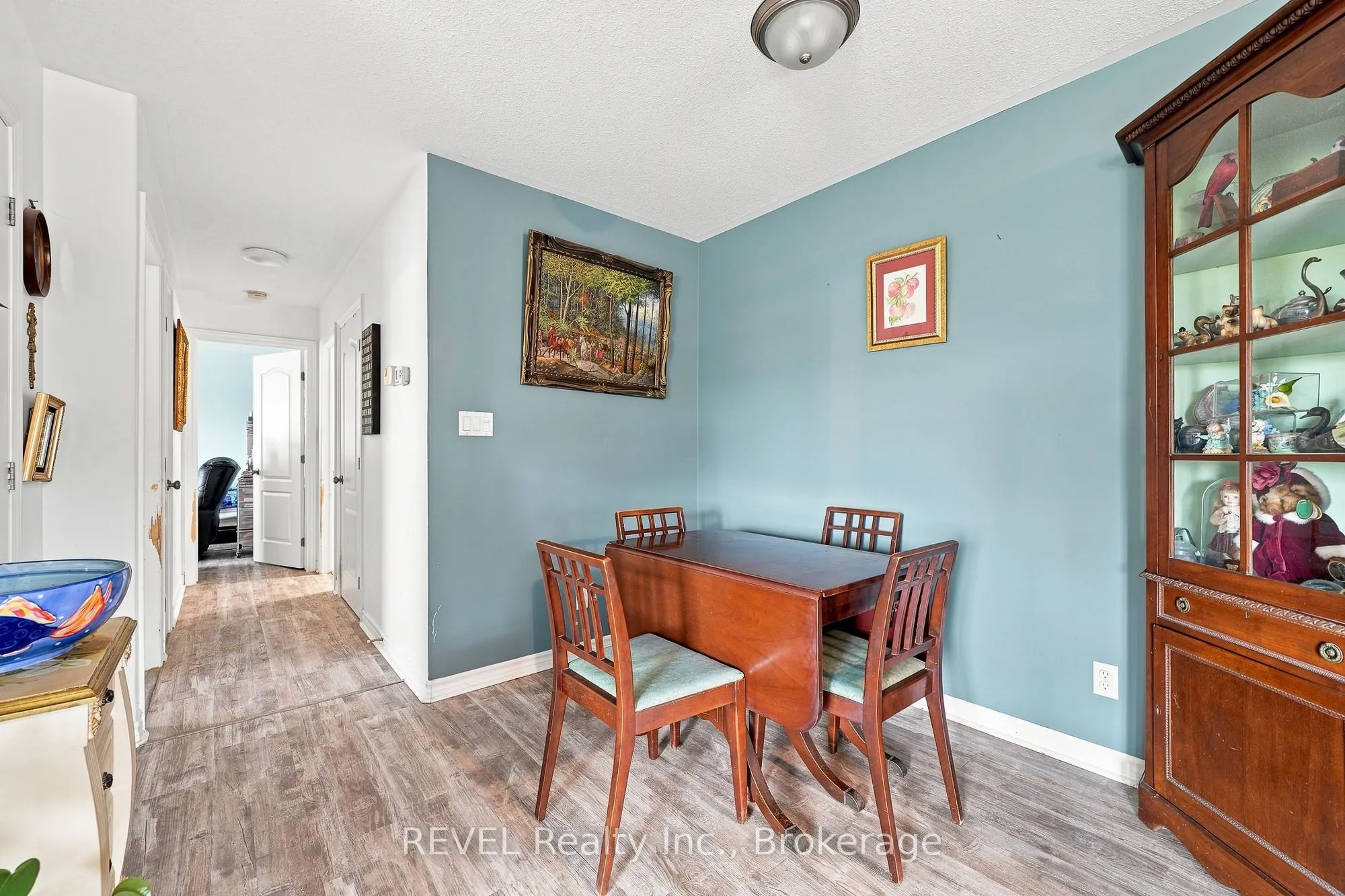 37 Lakebreeze Court #3A