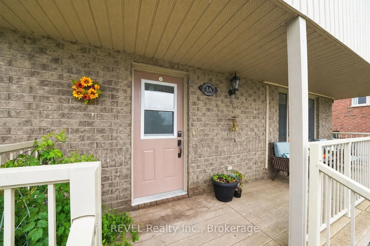 37 Lakebreeze Court #3A