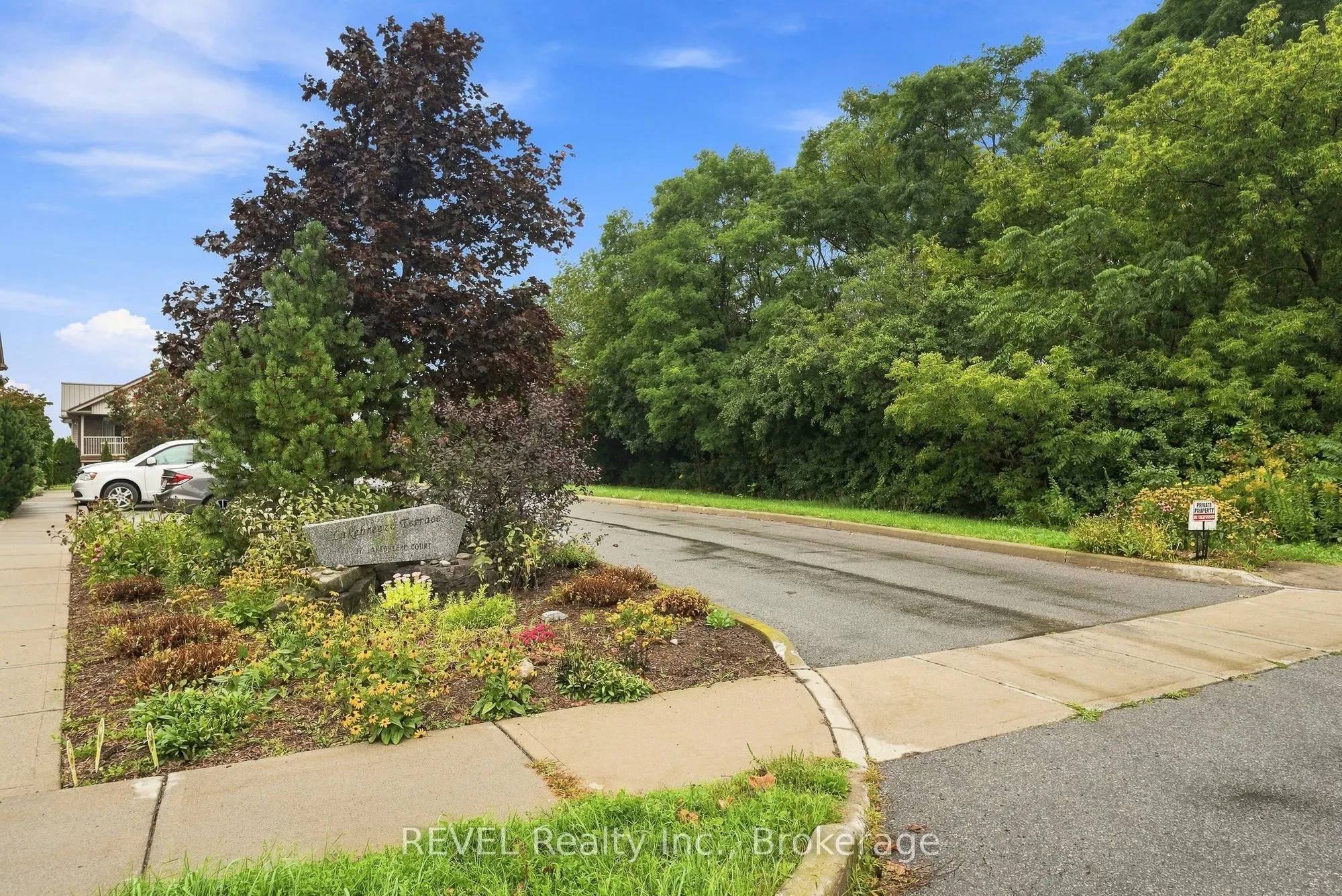 37 Lakebreeze Court #3A