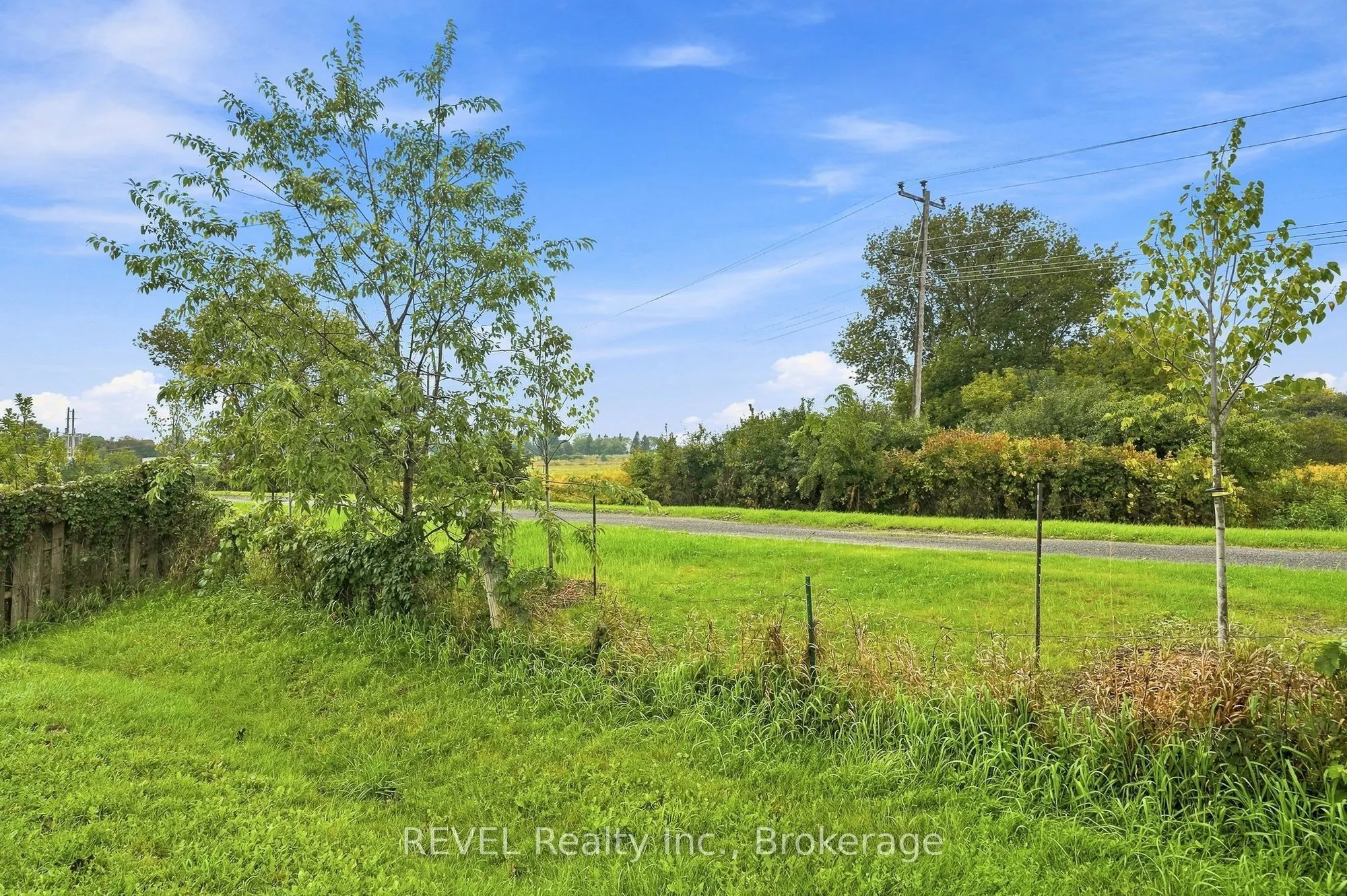 37 Lakebreeze Court #3A