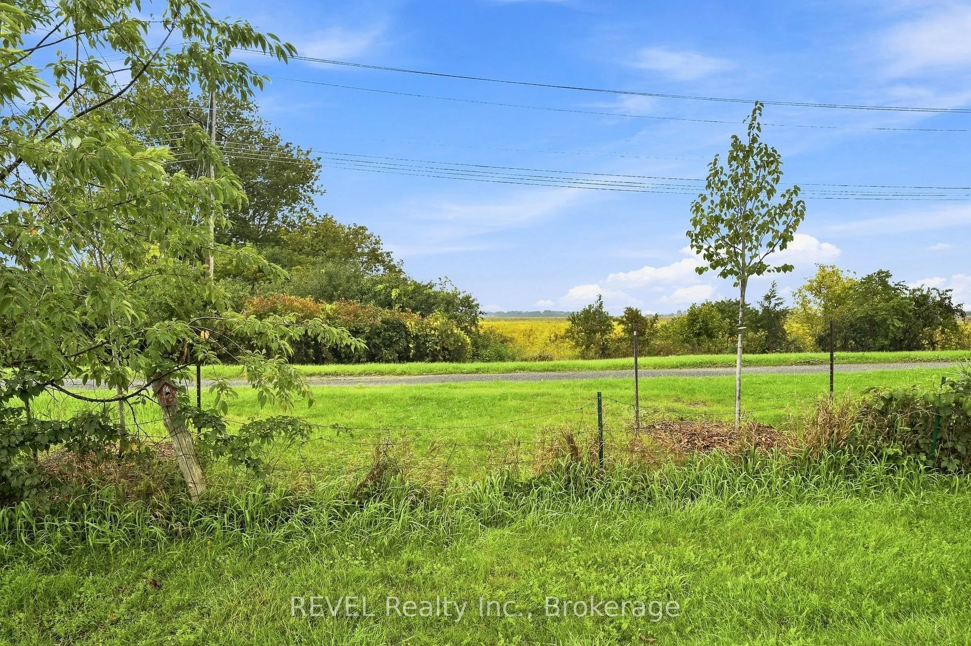 37 Lakebreeze Court #3A