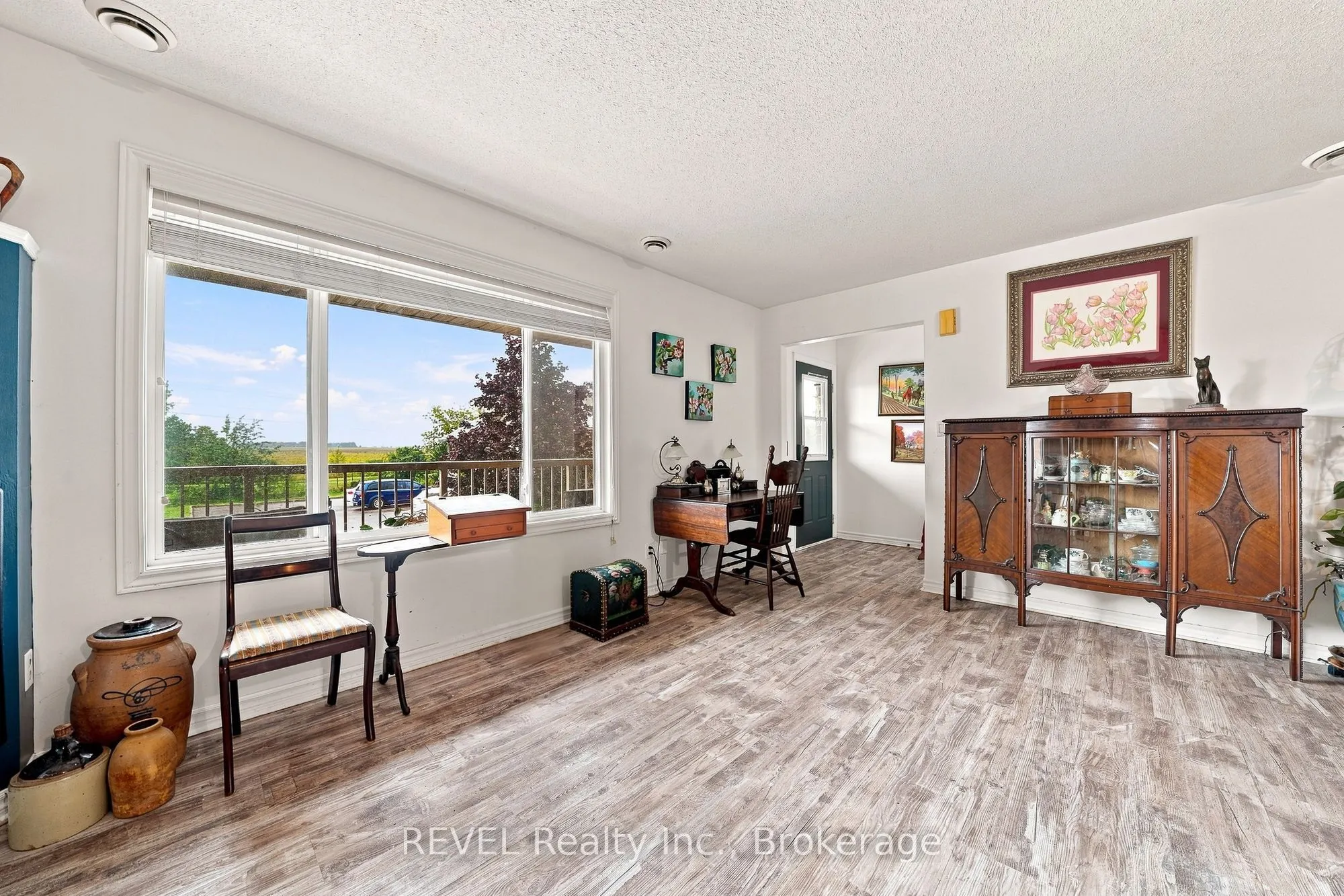 37 Lakebreeze Court #3A