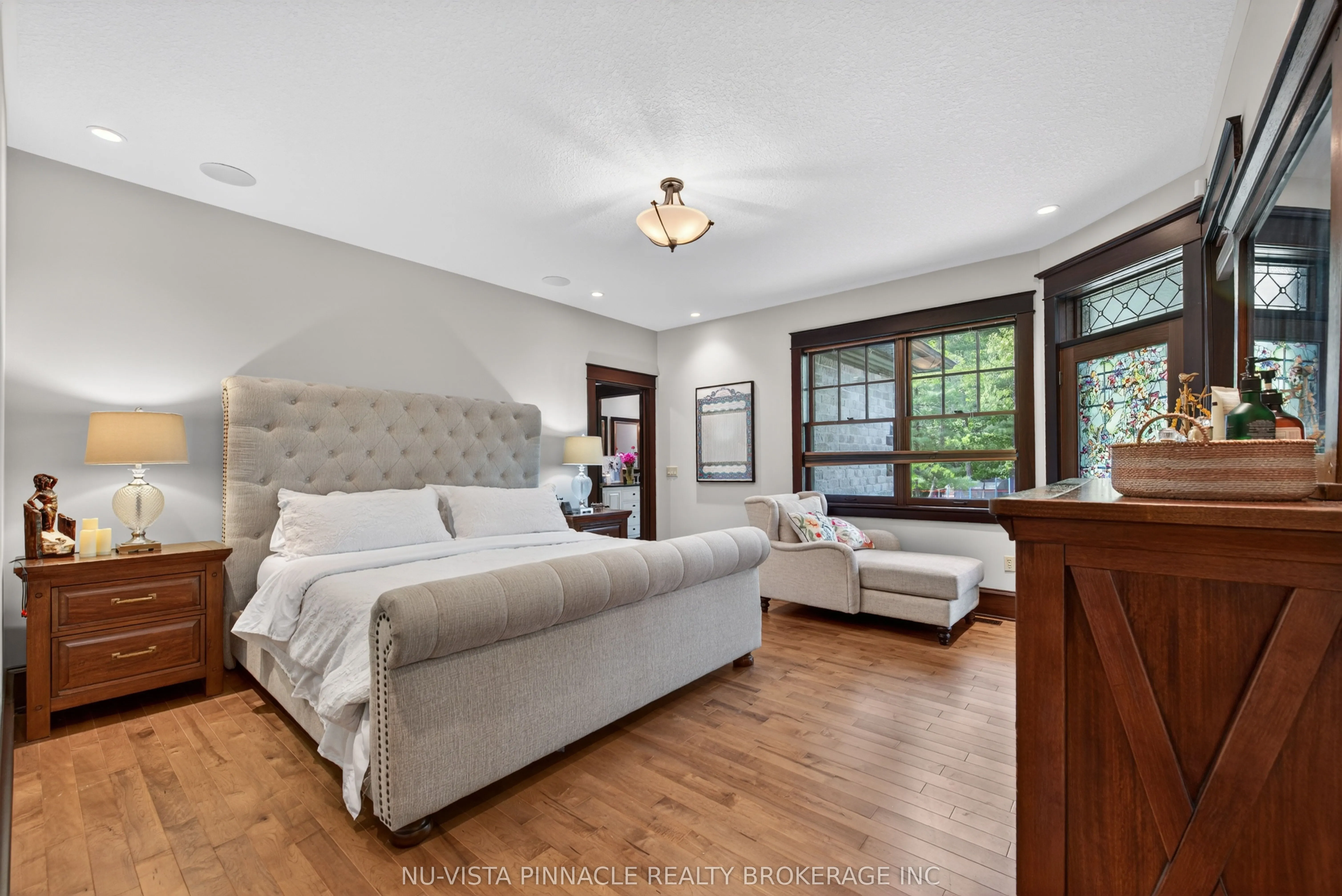 9082 Ferne Drive