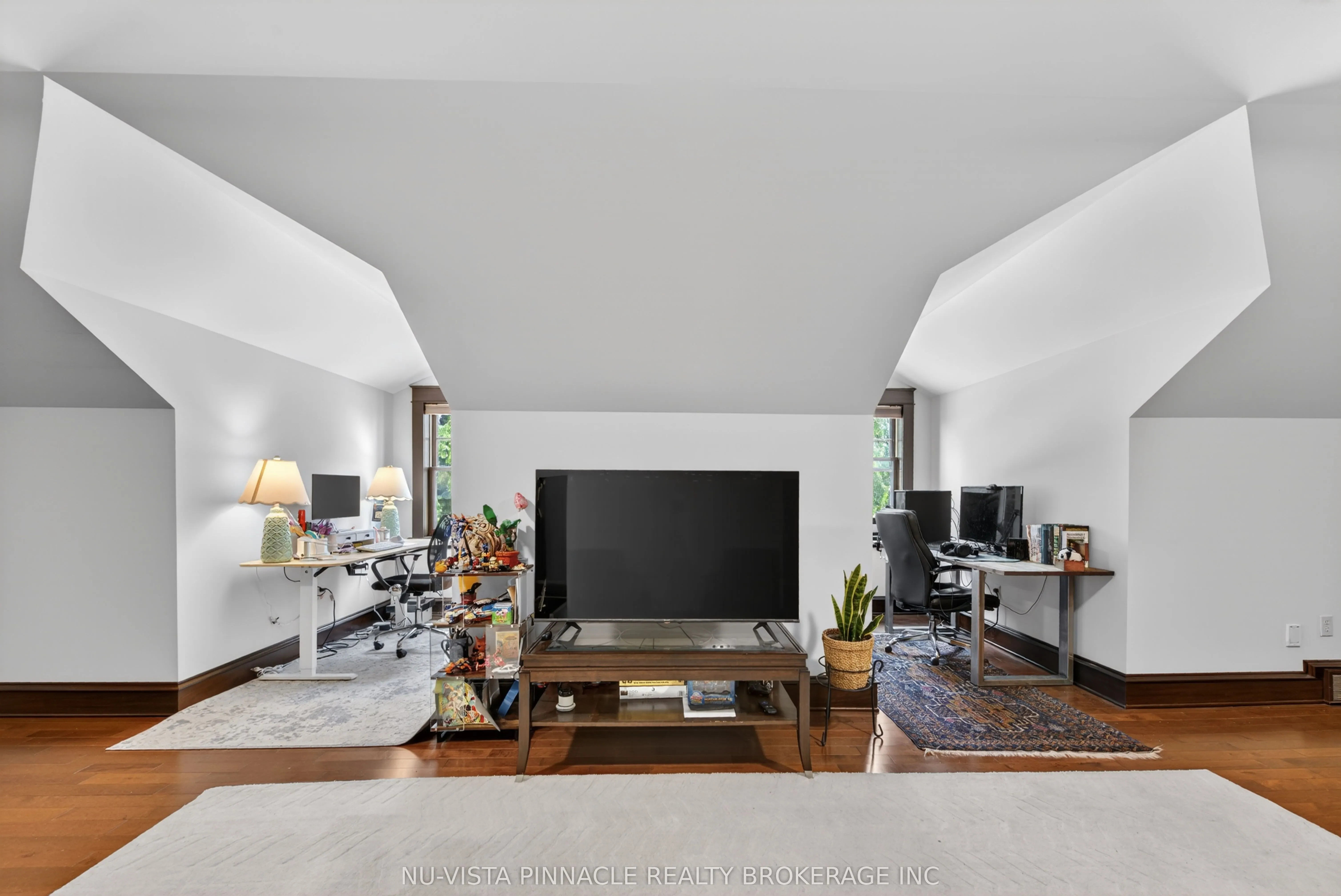 9082 Ferne Drive