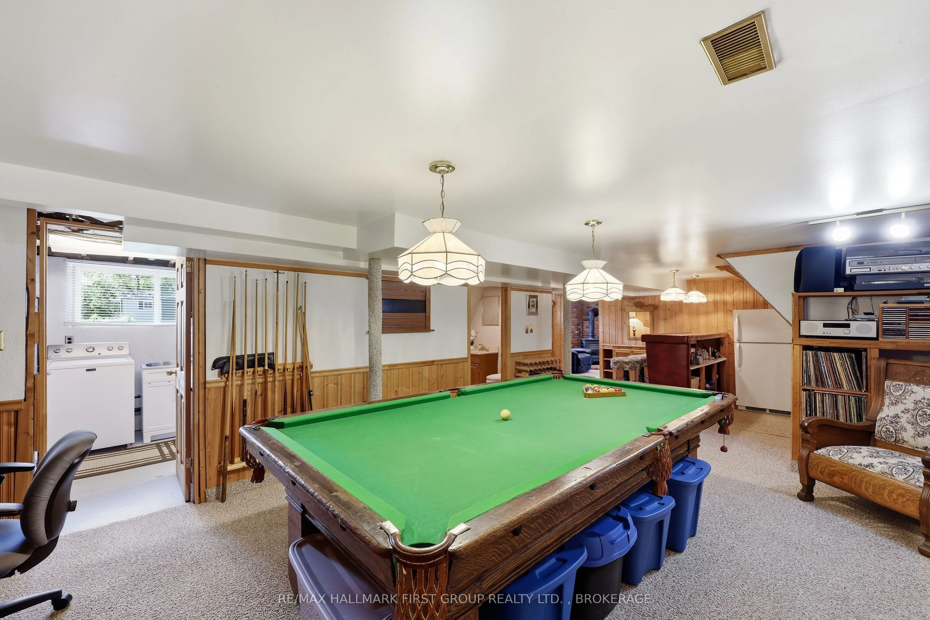 1449 Avondale Crescent