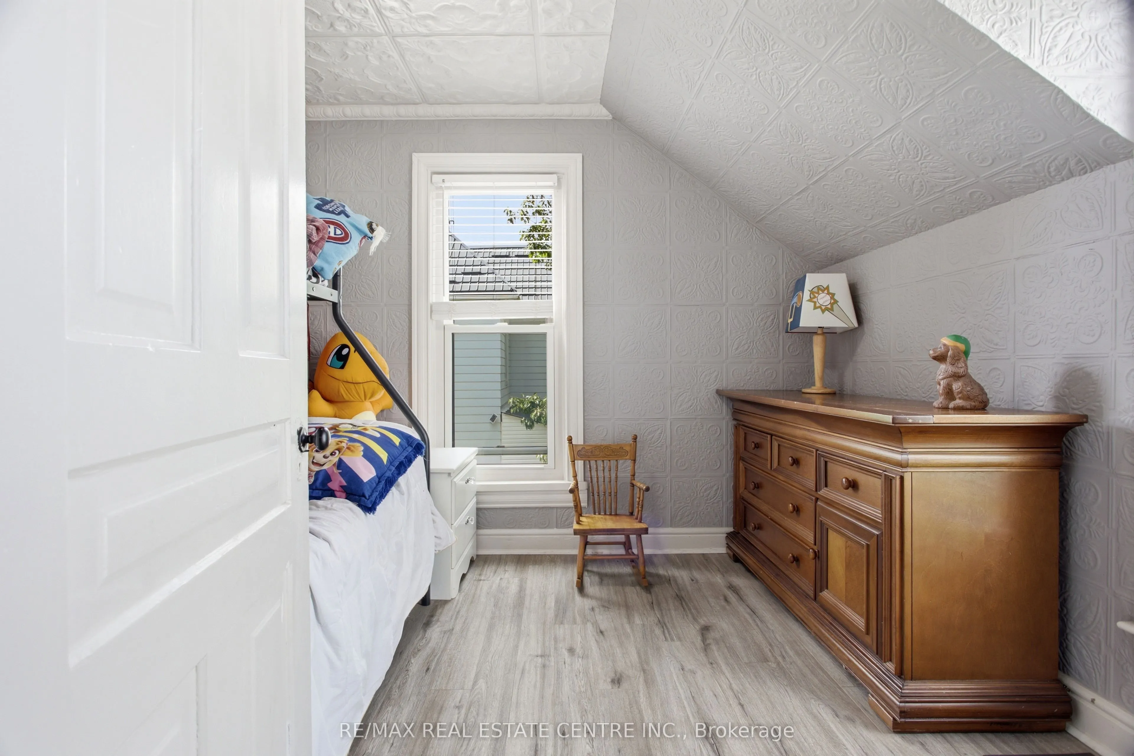 1108 Queenston Road