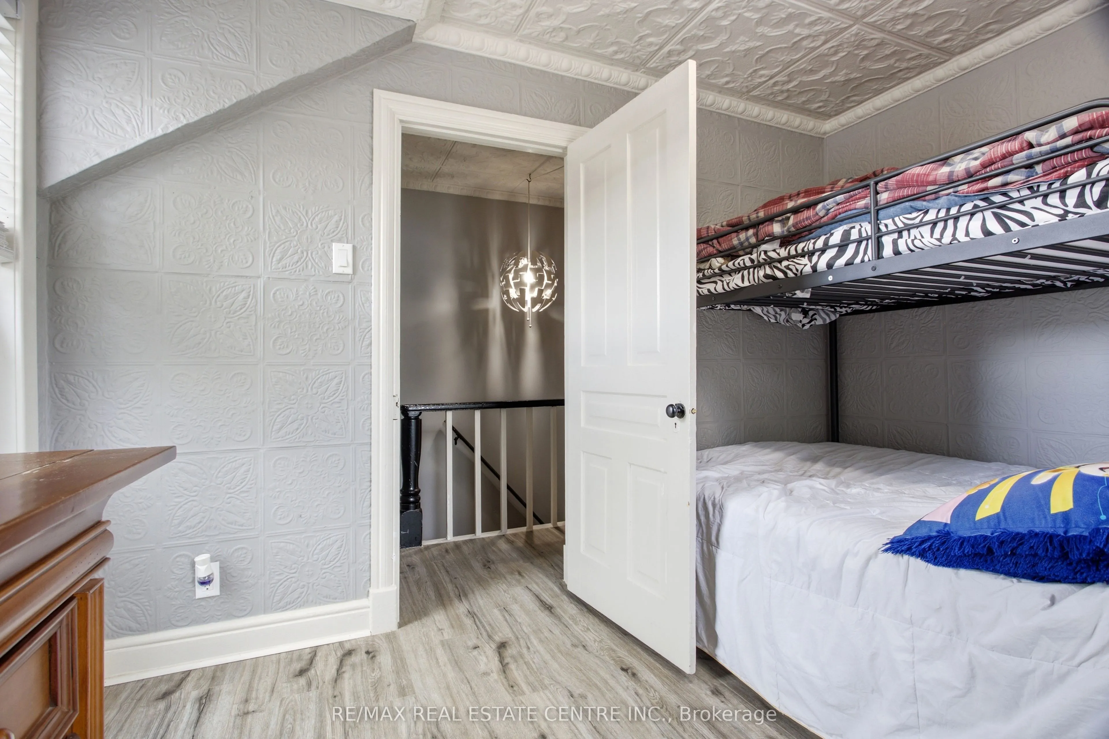 1108 Queenston Road