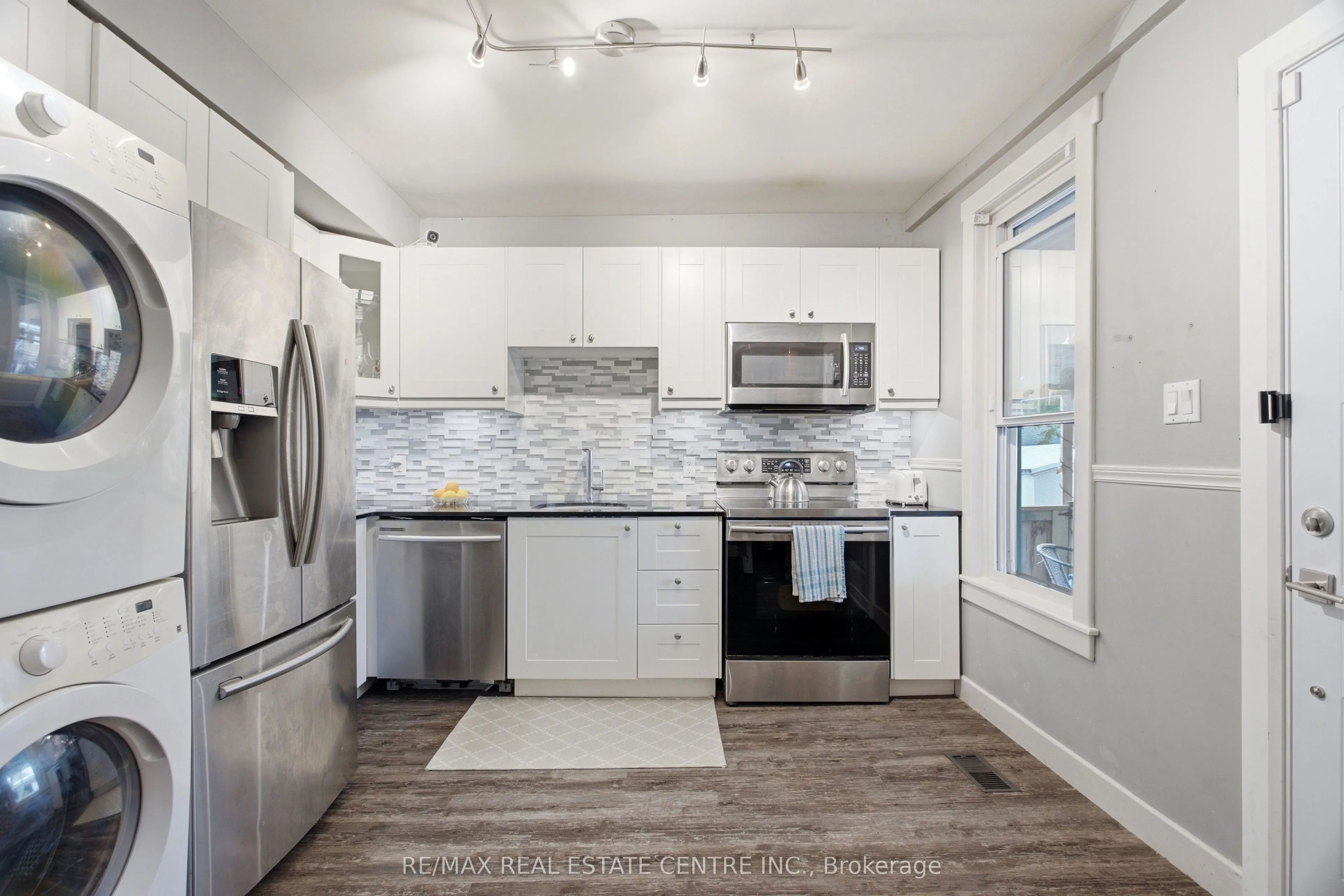 1108 Queenston Road