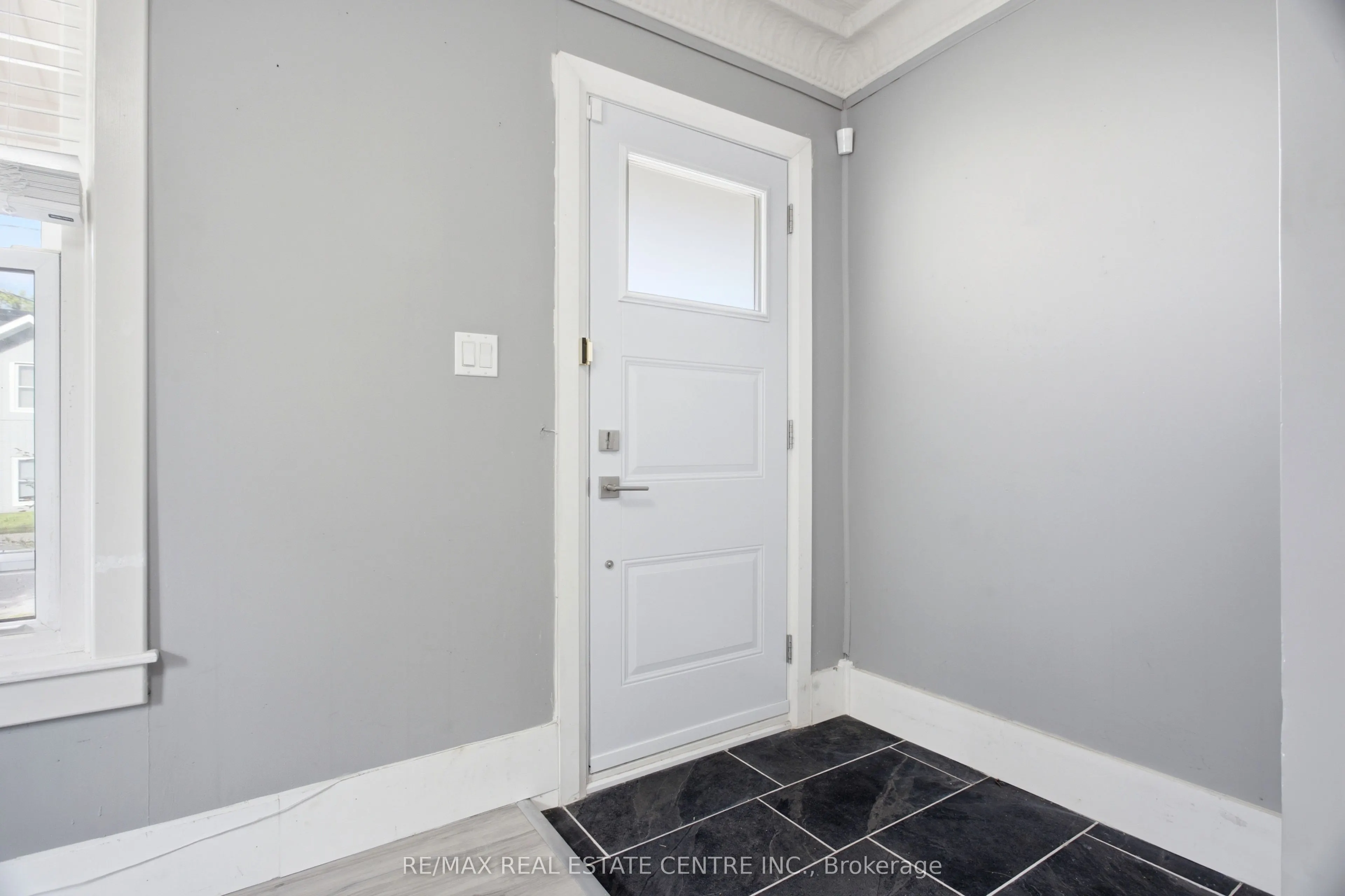 1108 Queenston Road