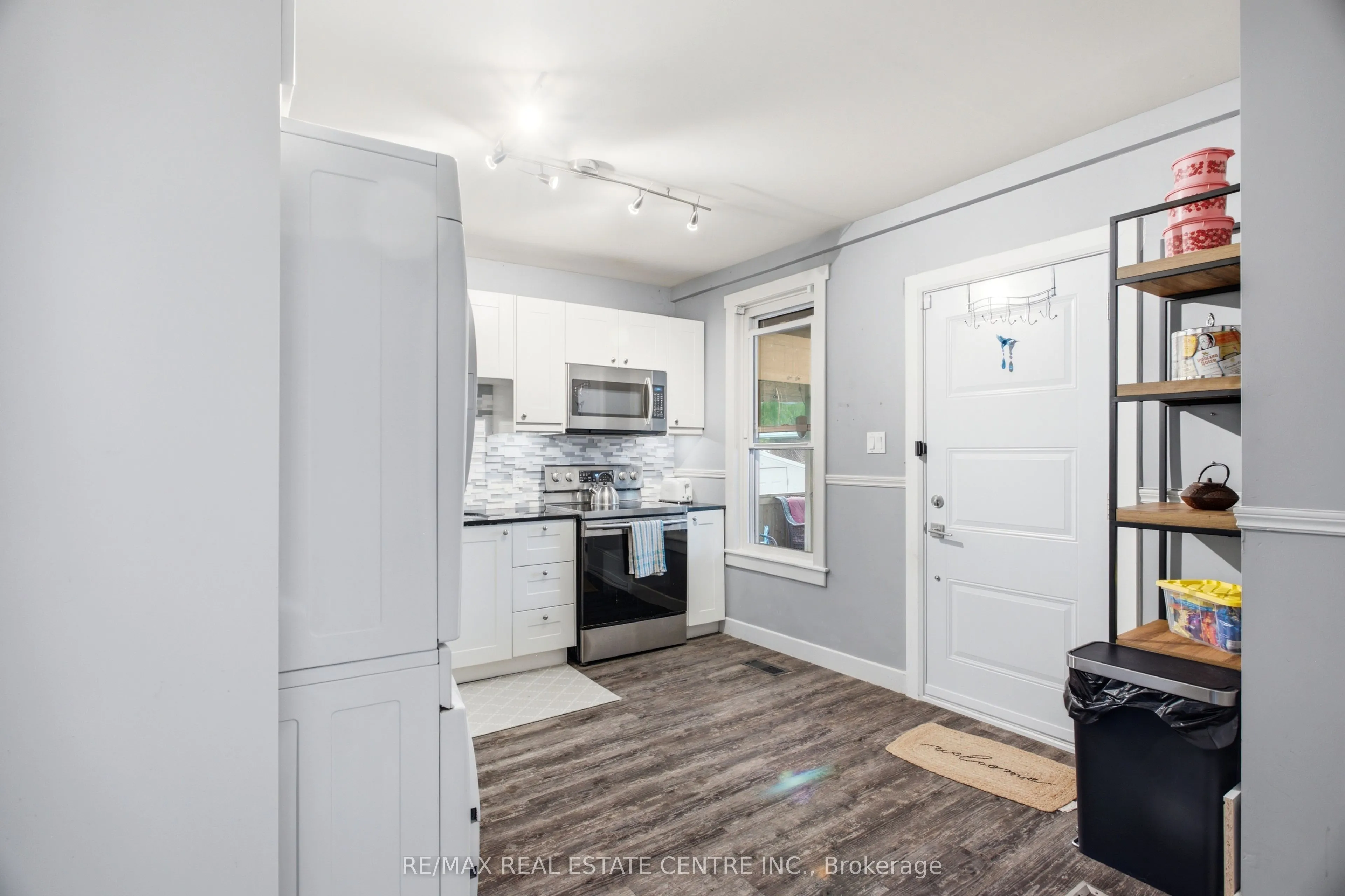 1108 Queenston Road