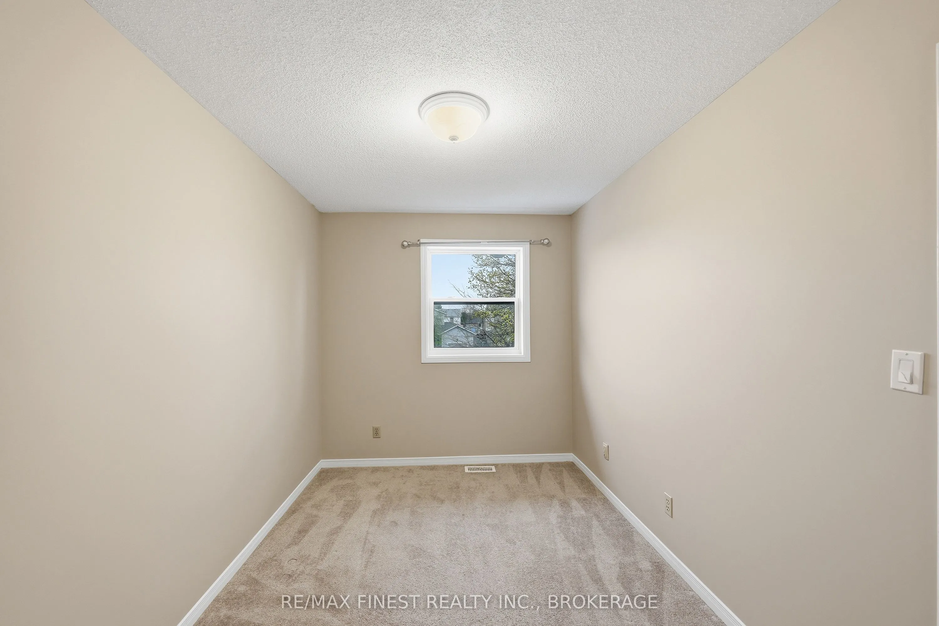 870 WALKER Court