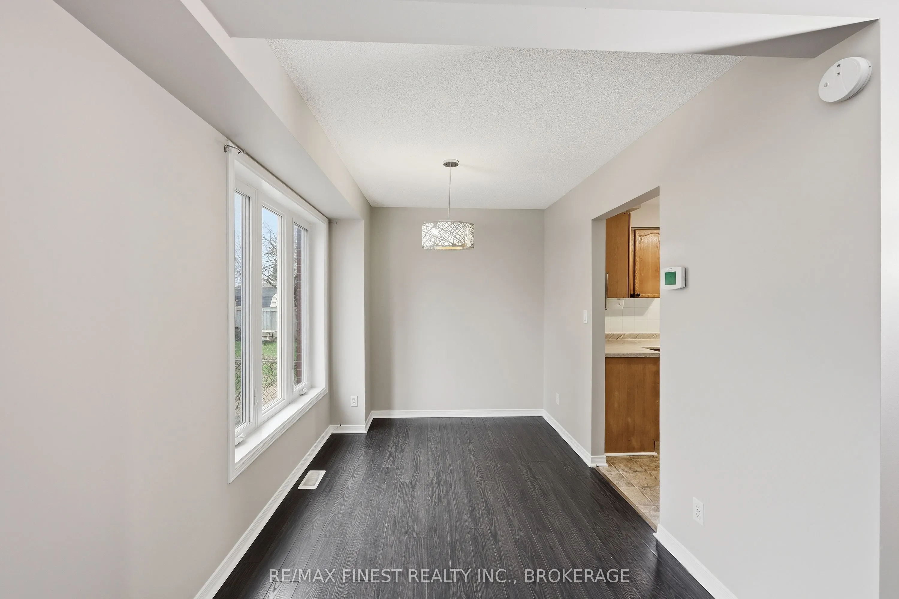 870 WALKER Court