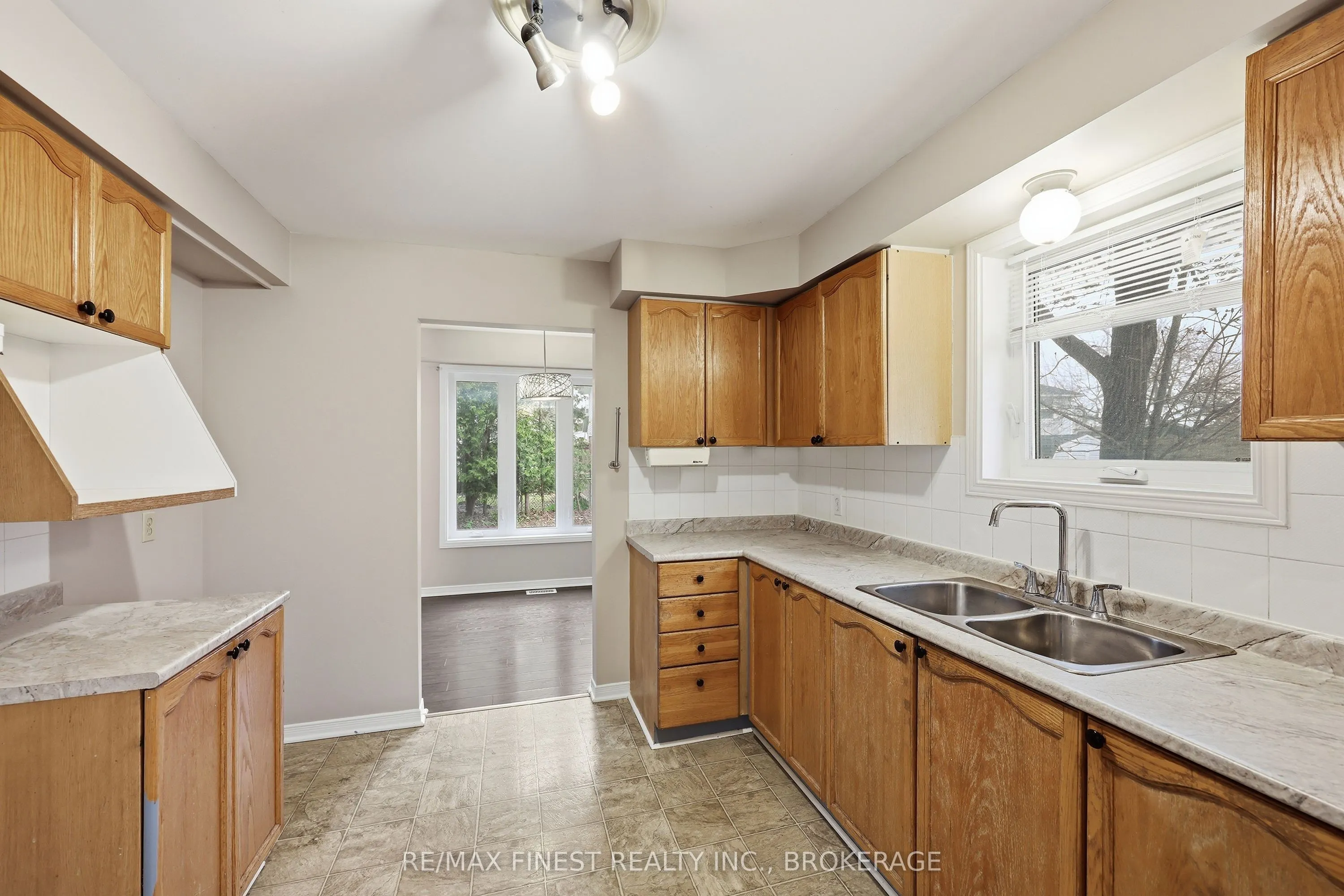 870 WALKER Court