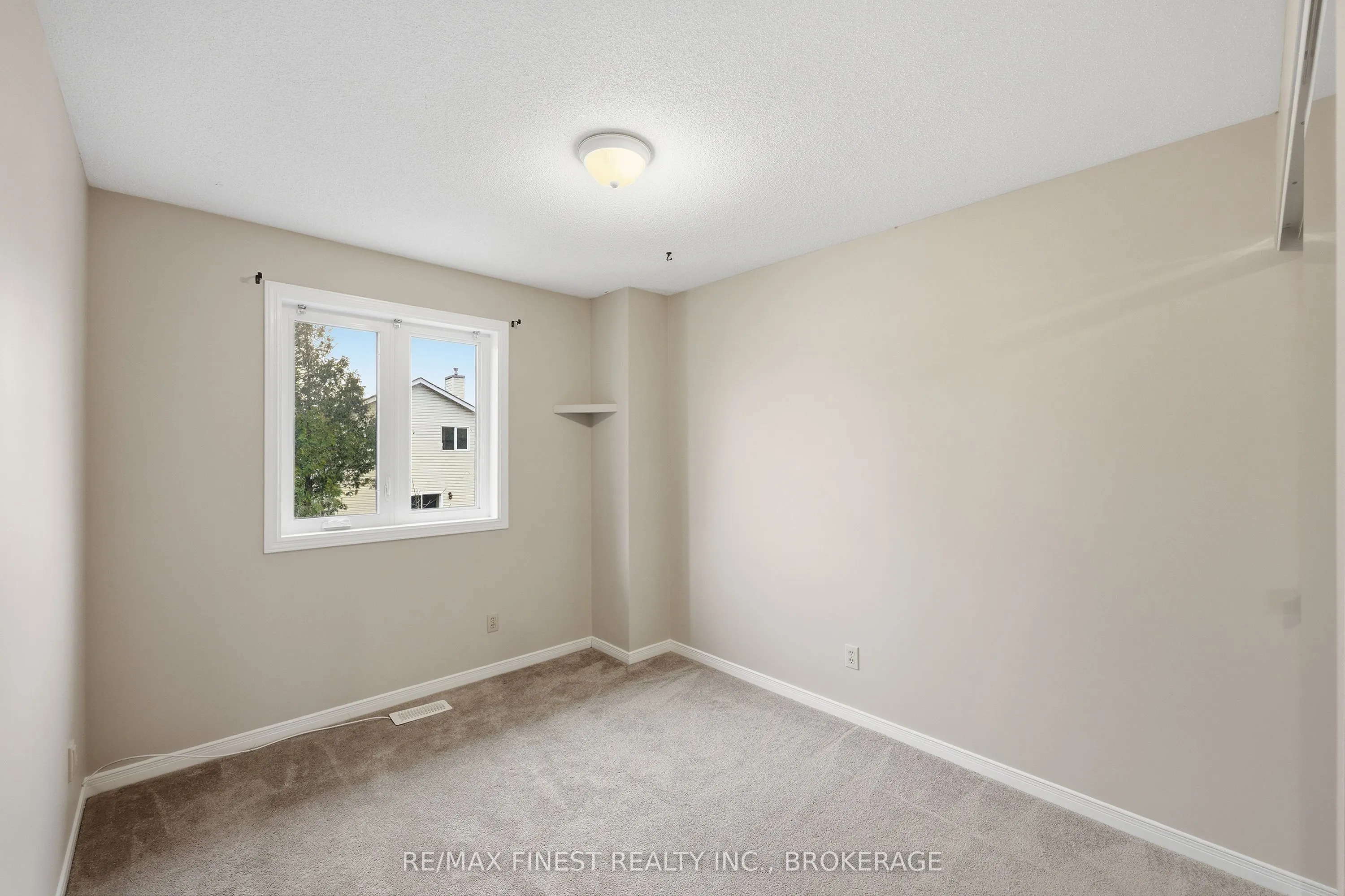 870 WALKER Court