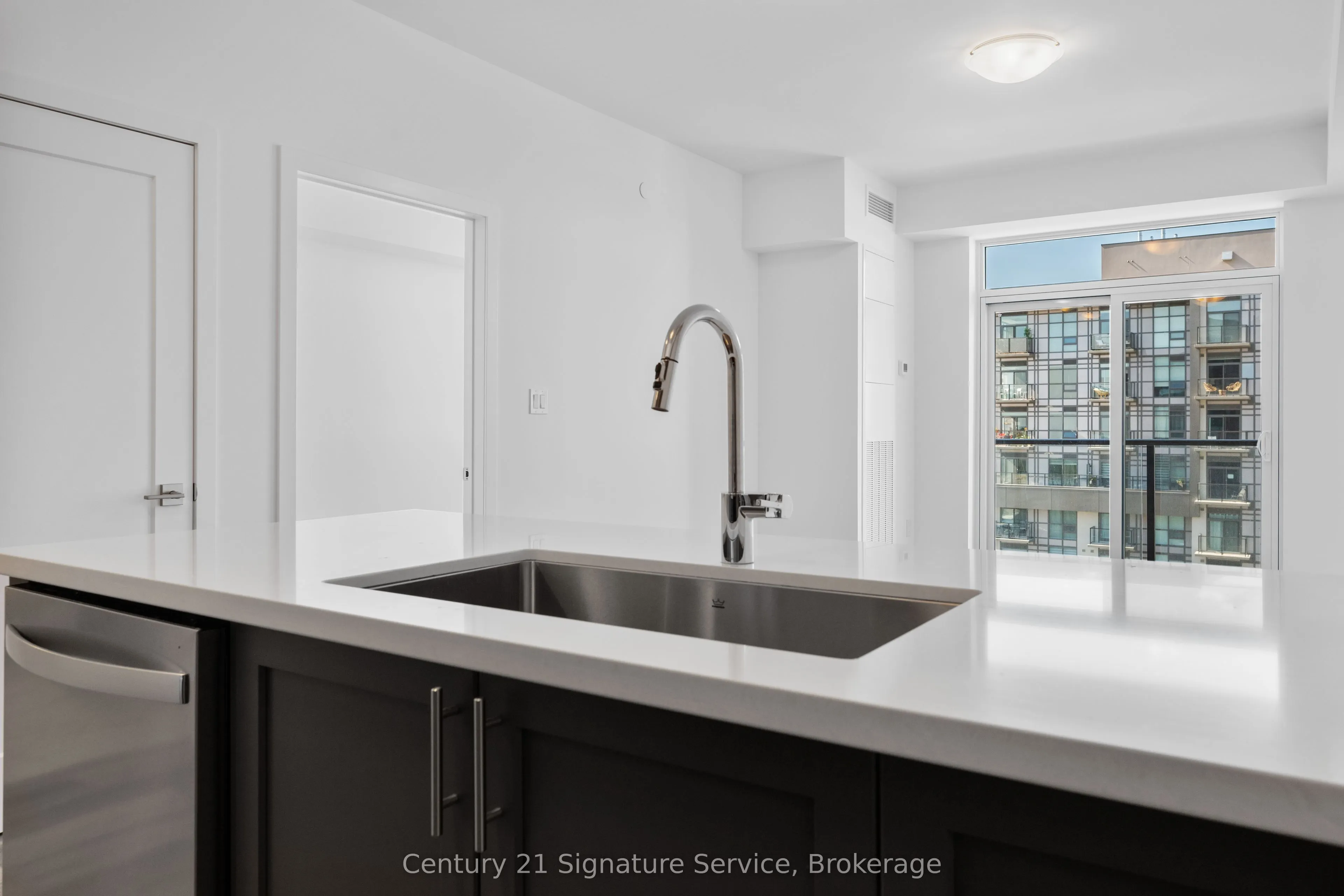 470 Dundas Street E #1013