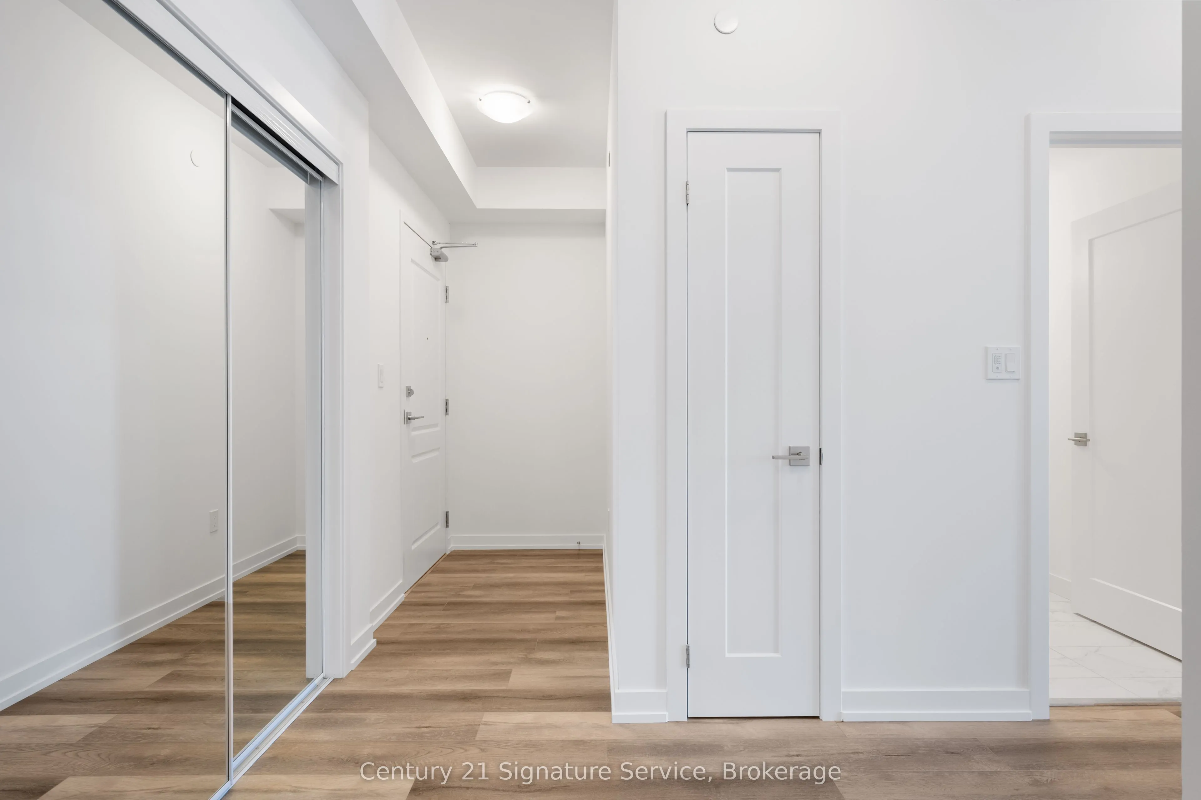 470 Dundas Street E #1013