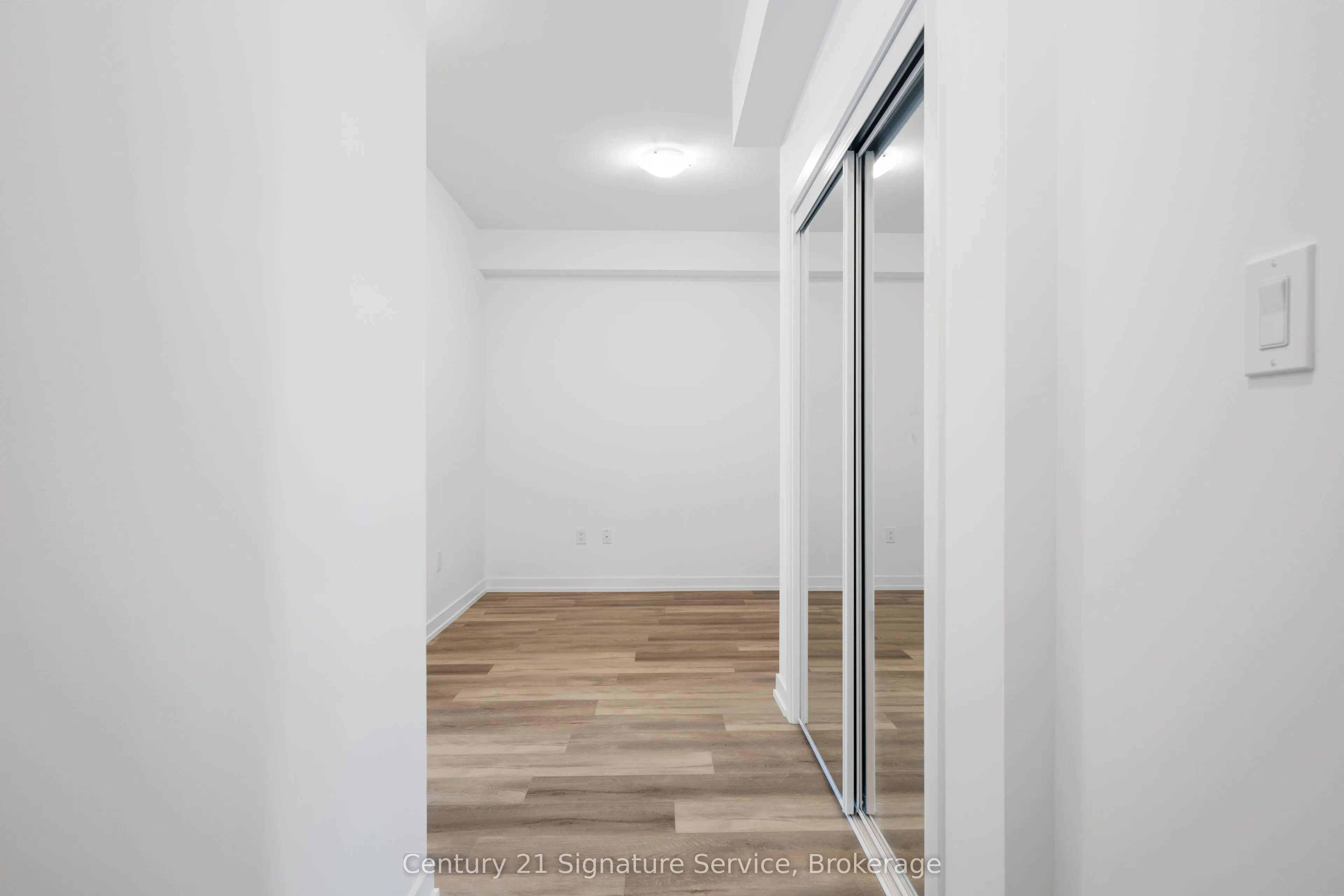 470 Dundas Street E #1013