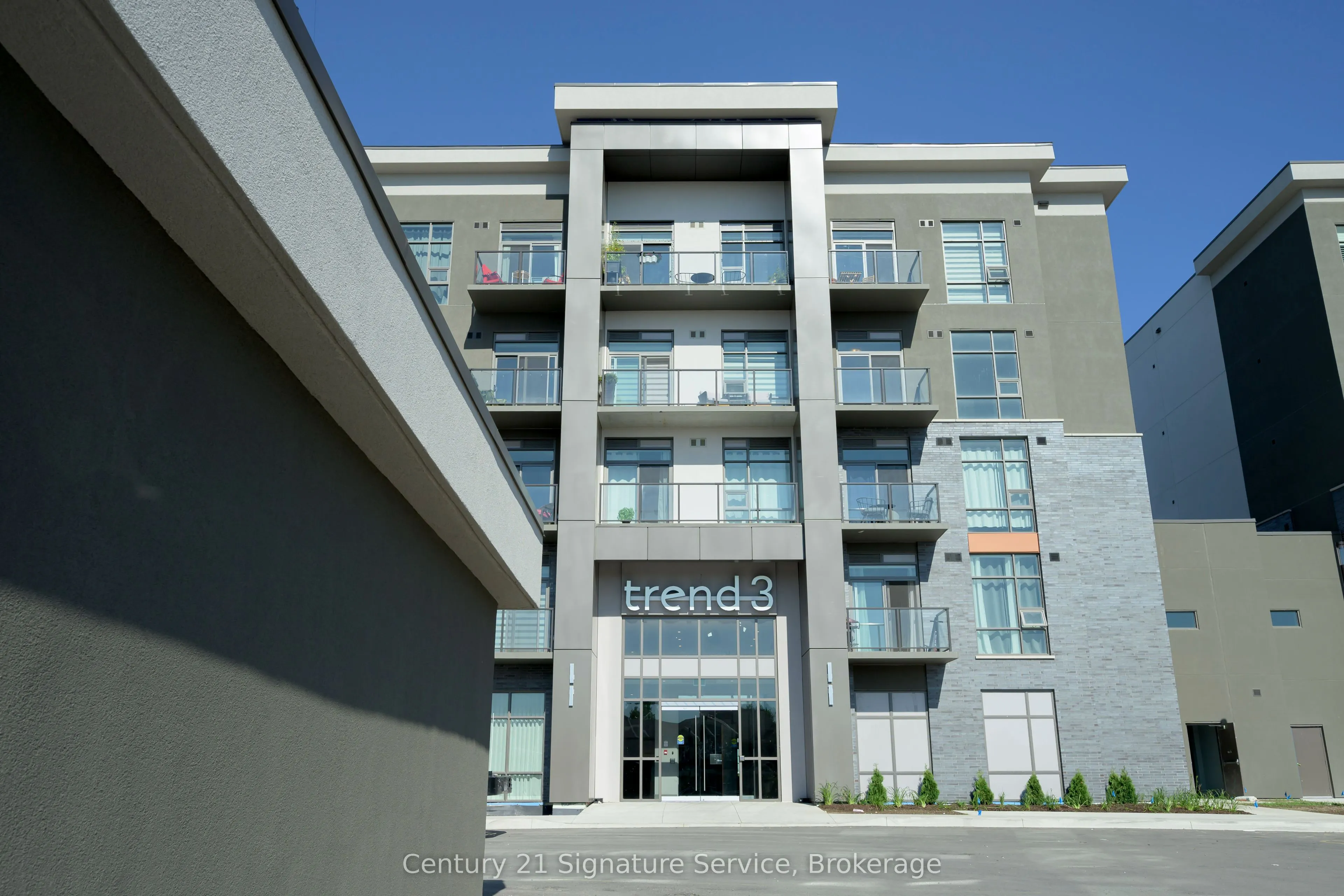 470 Dundas Street E #1013