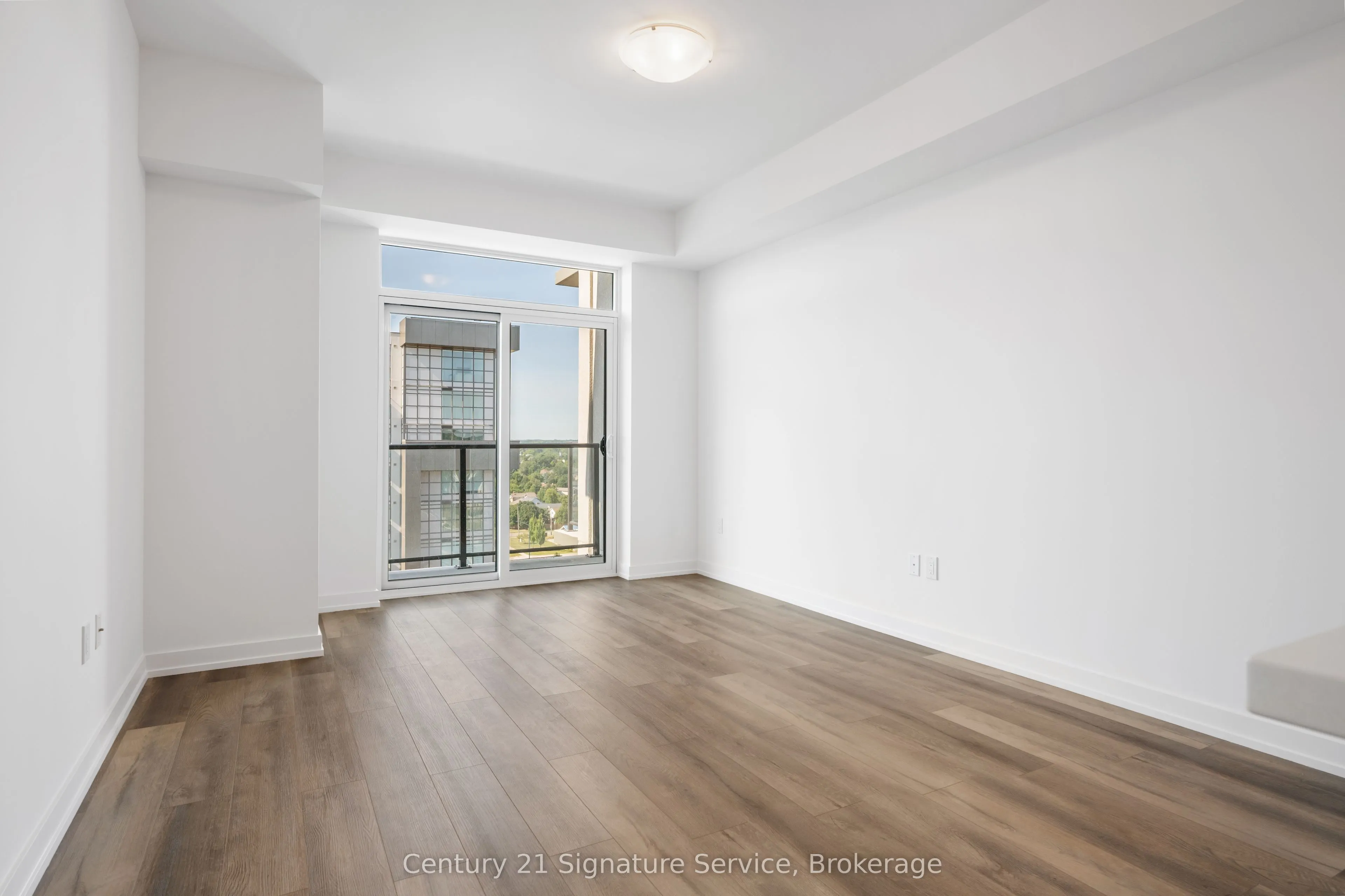 470 Dundas Street E #1013