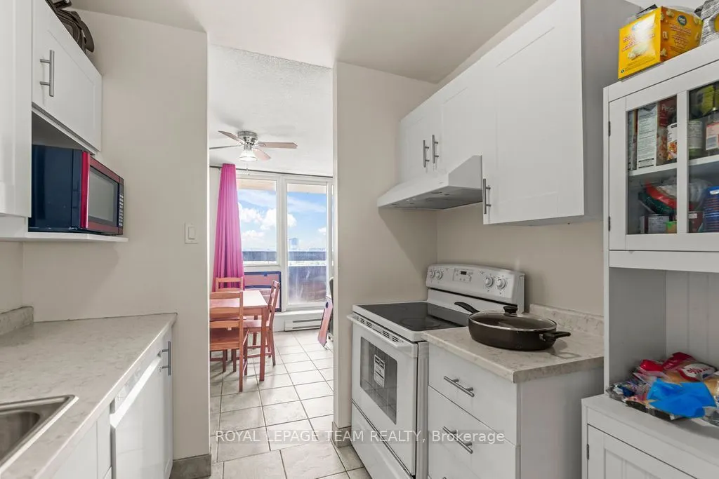 2000 JASMINE Crescent #1112