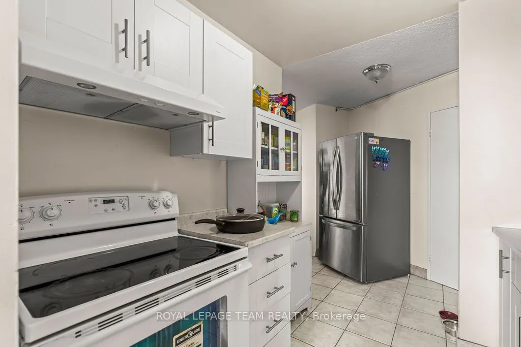 2000 JASMINE Crescent #1112