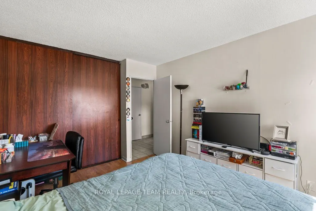 2000 JASMINE Crescent #1112