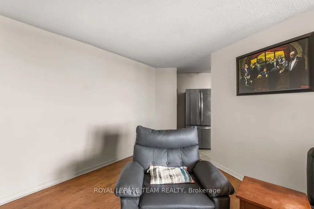 2000 JASMINE Crescent #1112
