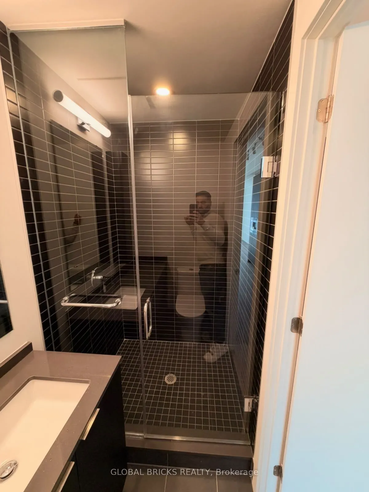 91 John Street N #403