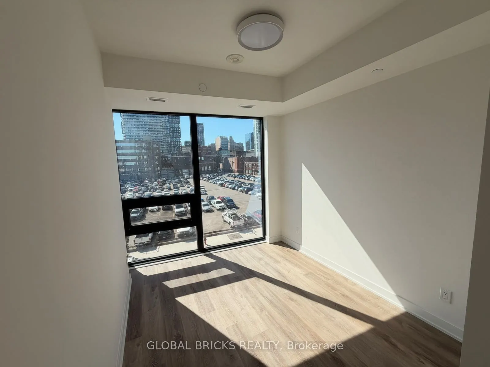 91 John Street N #403
