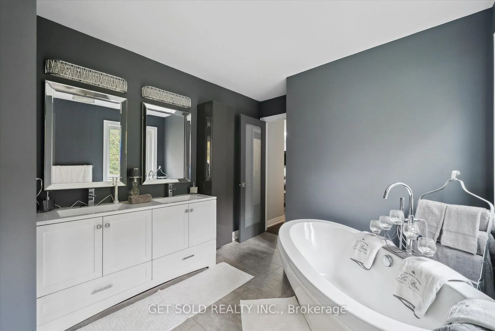 11 Fieldway Court