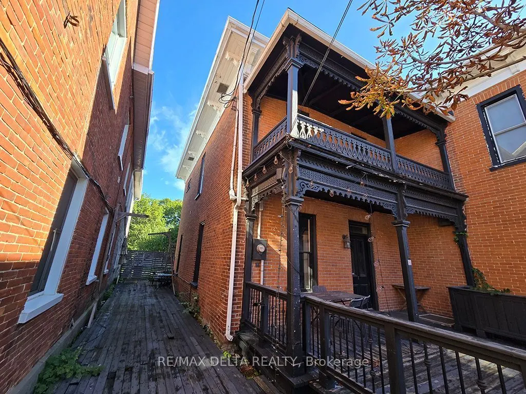 117 Main Street E