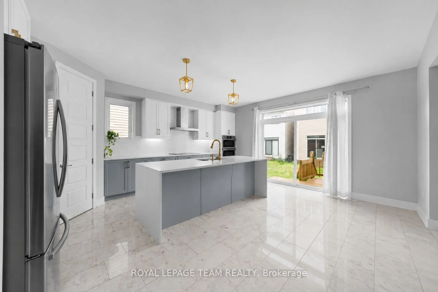 2413 Watercolours Way