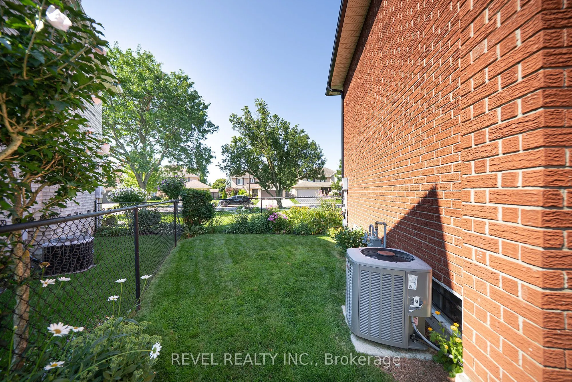 54 Dante Crescent