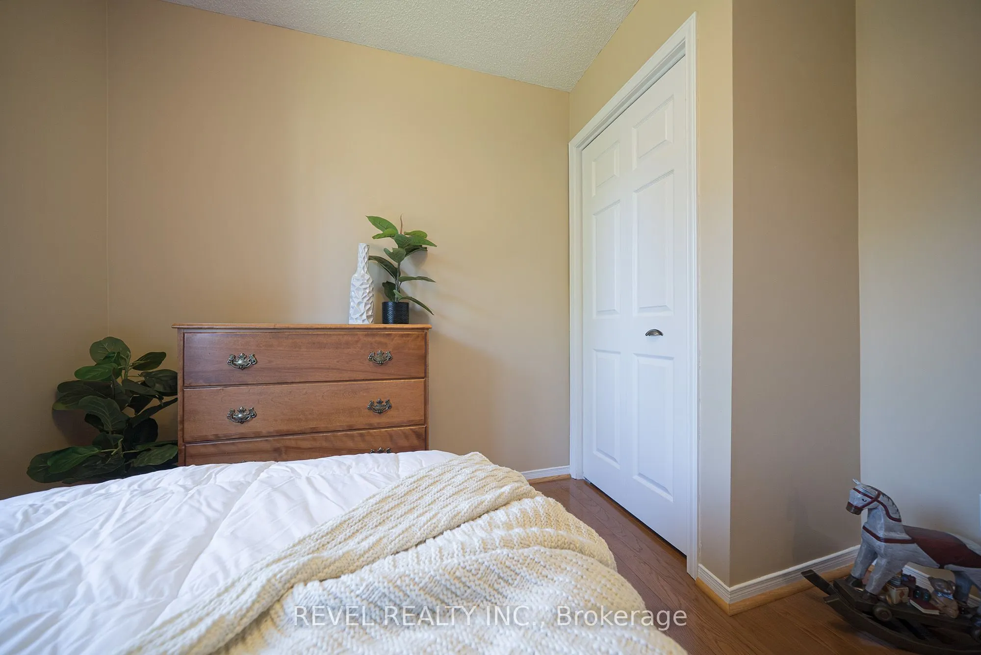 54 Dante Crescent