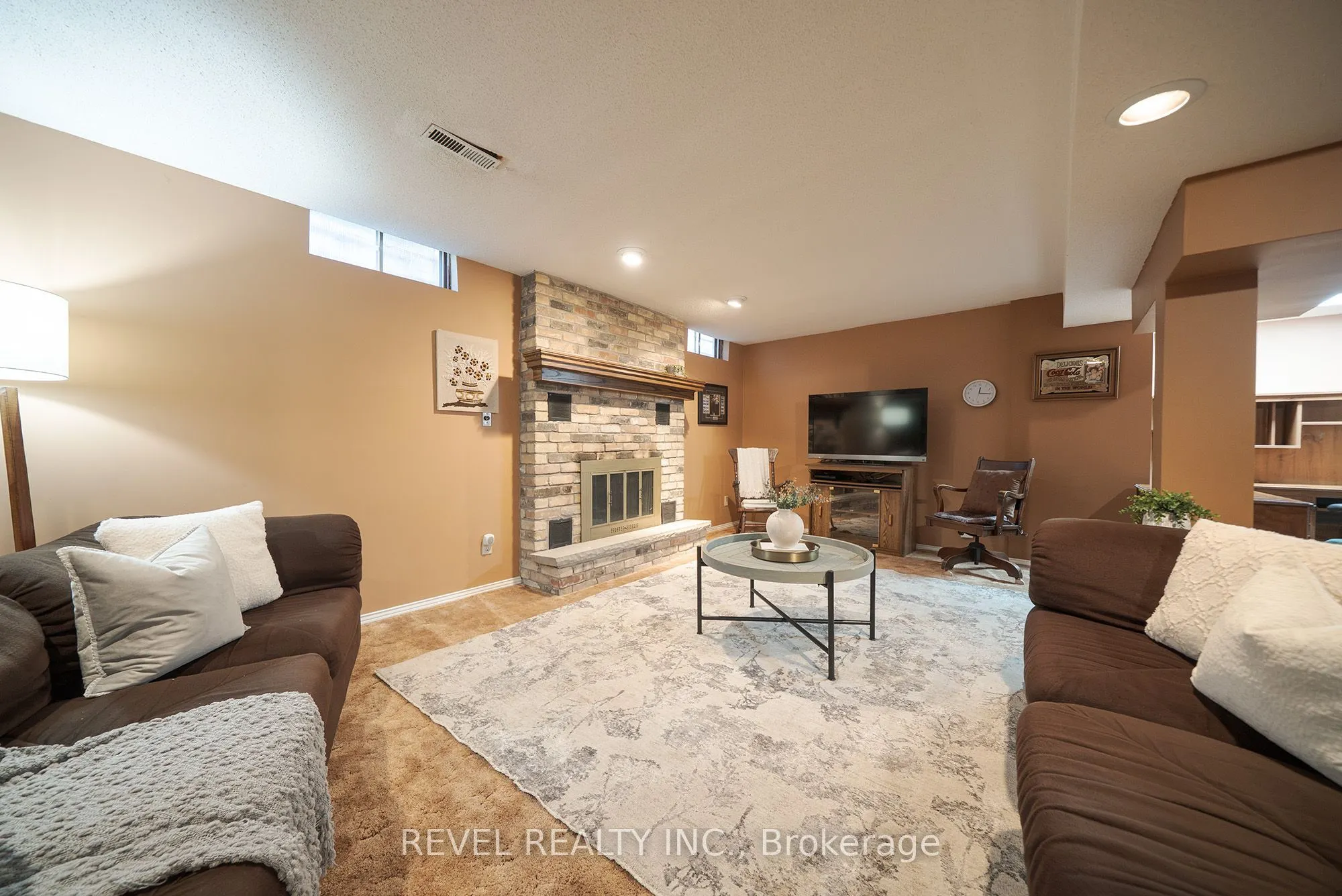 54 Dante Crescent