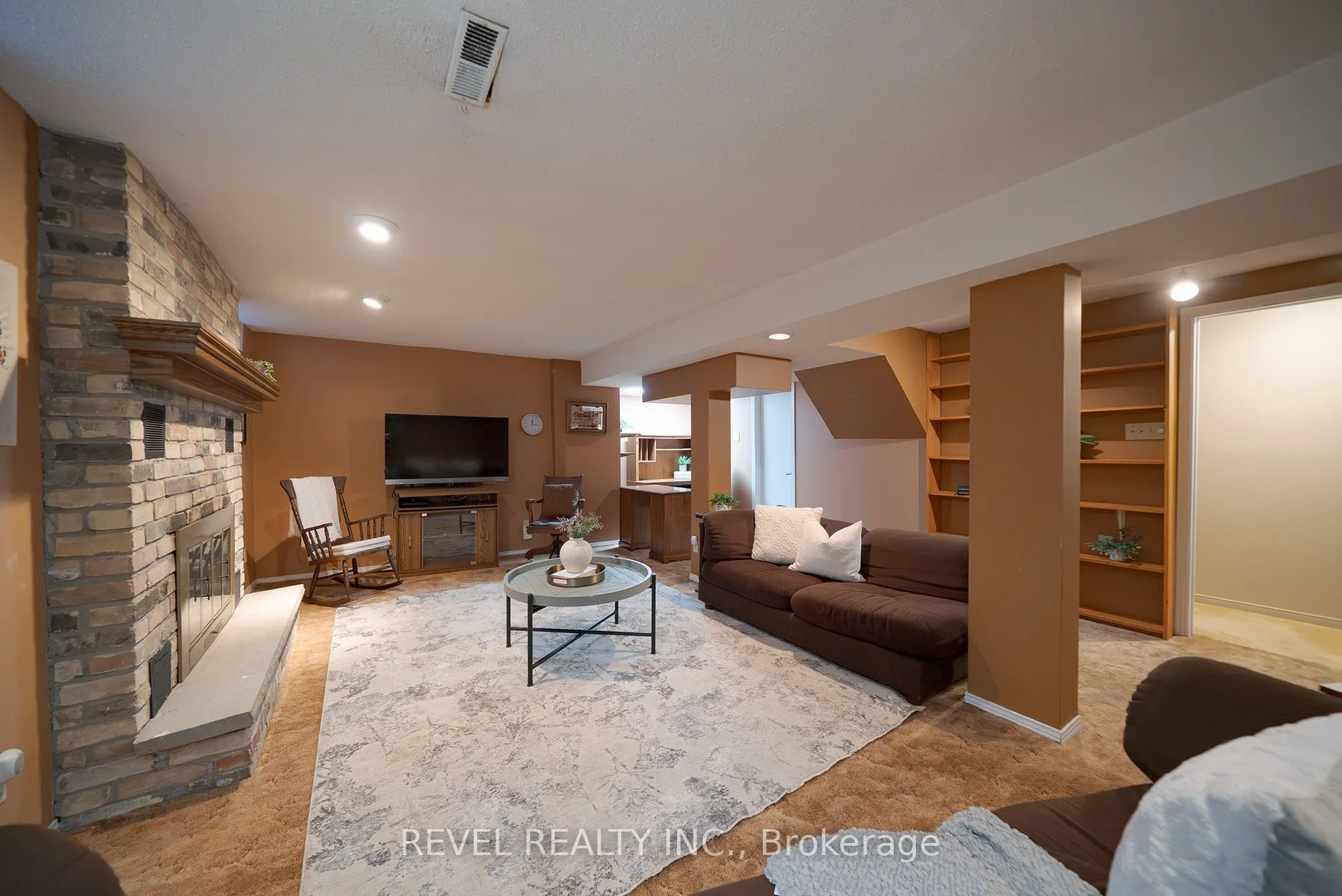 54 Dante Crescent