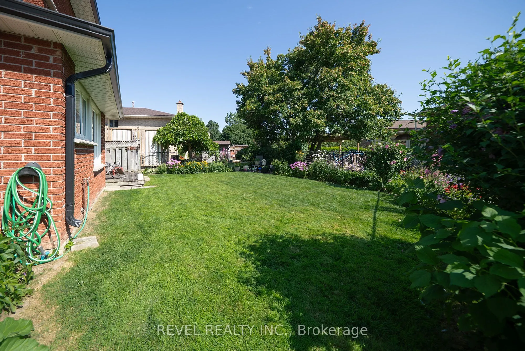54 Dante Crescent