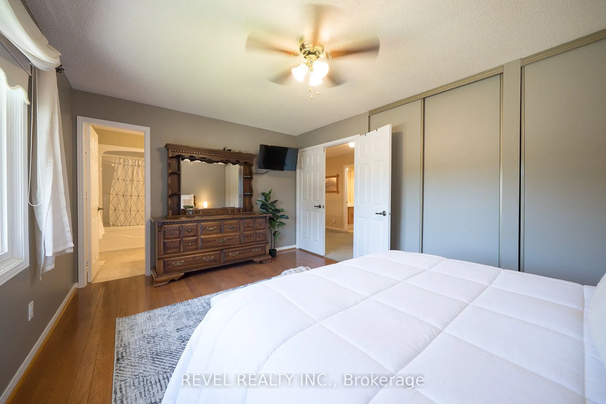 54 Dante Crescent