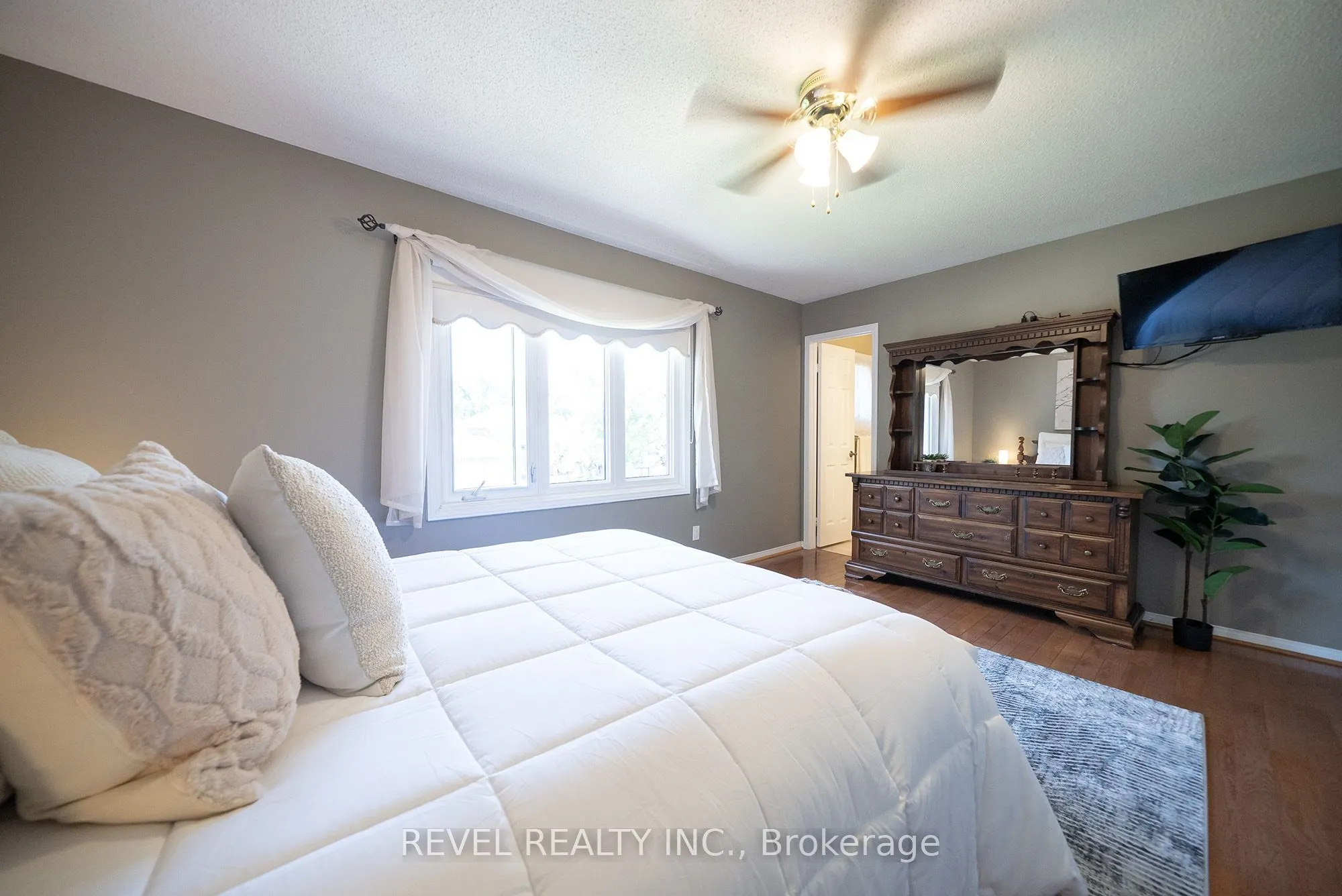 54 Dante Crescent