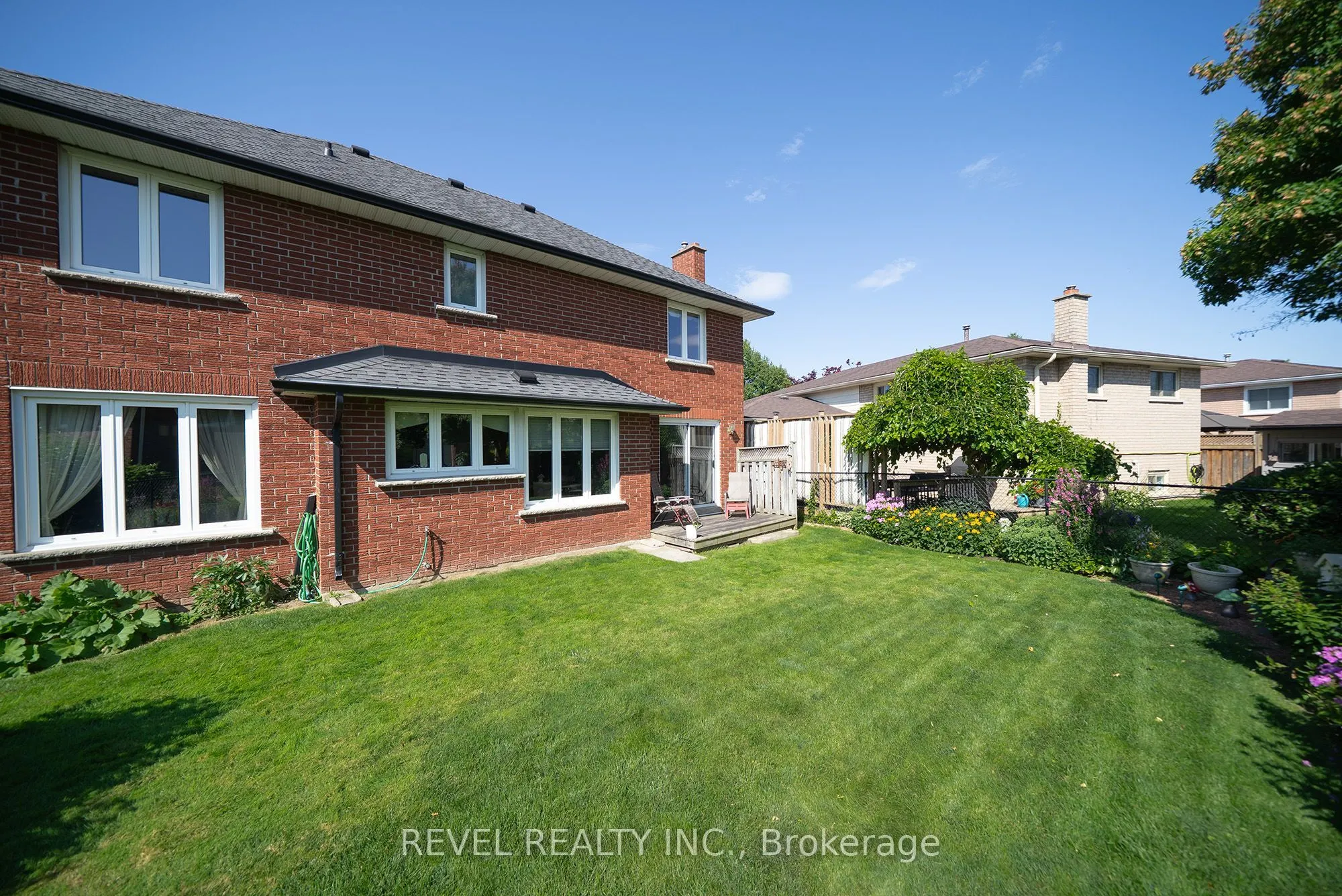54 Dante Crescent