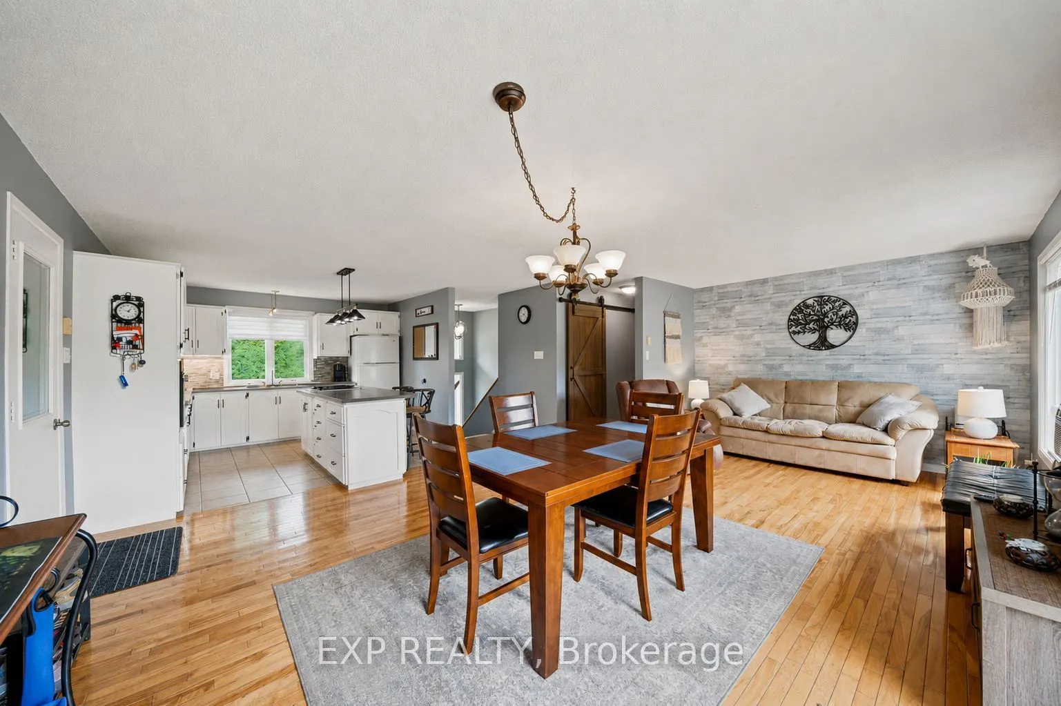 1445 DU LAC Road