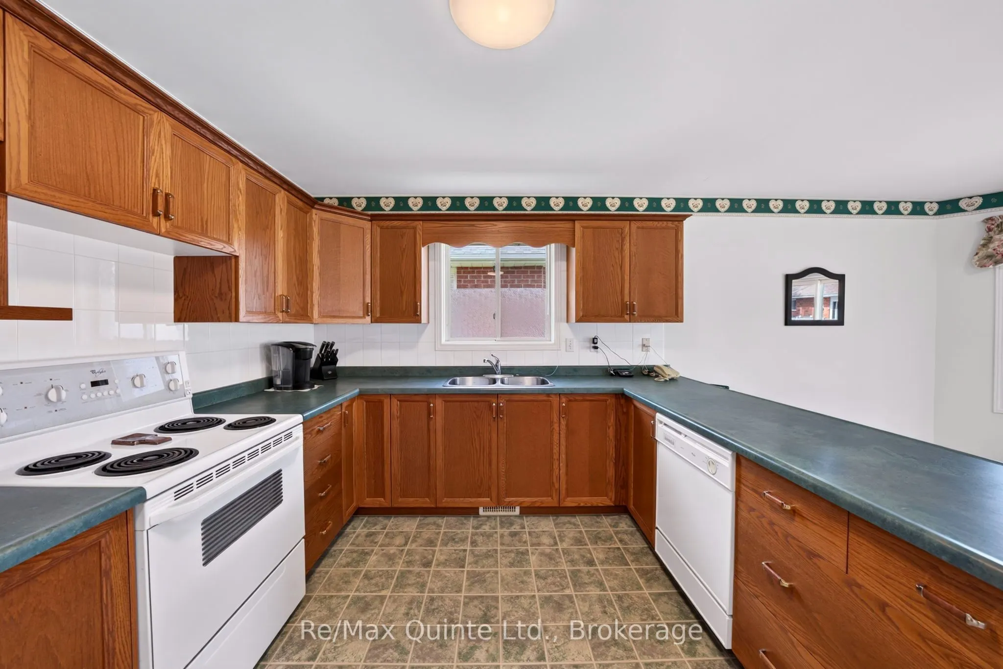 26 Oak Ridge Boulevard