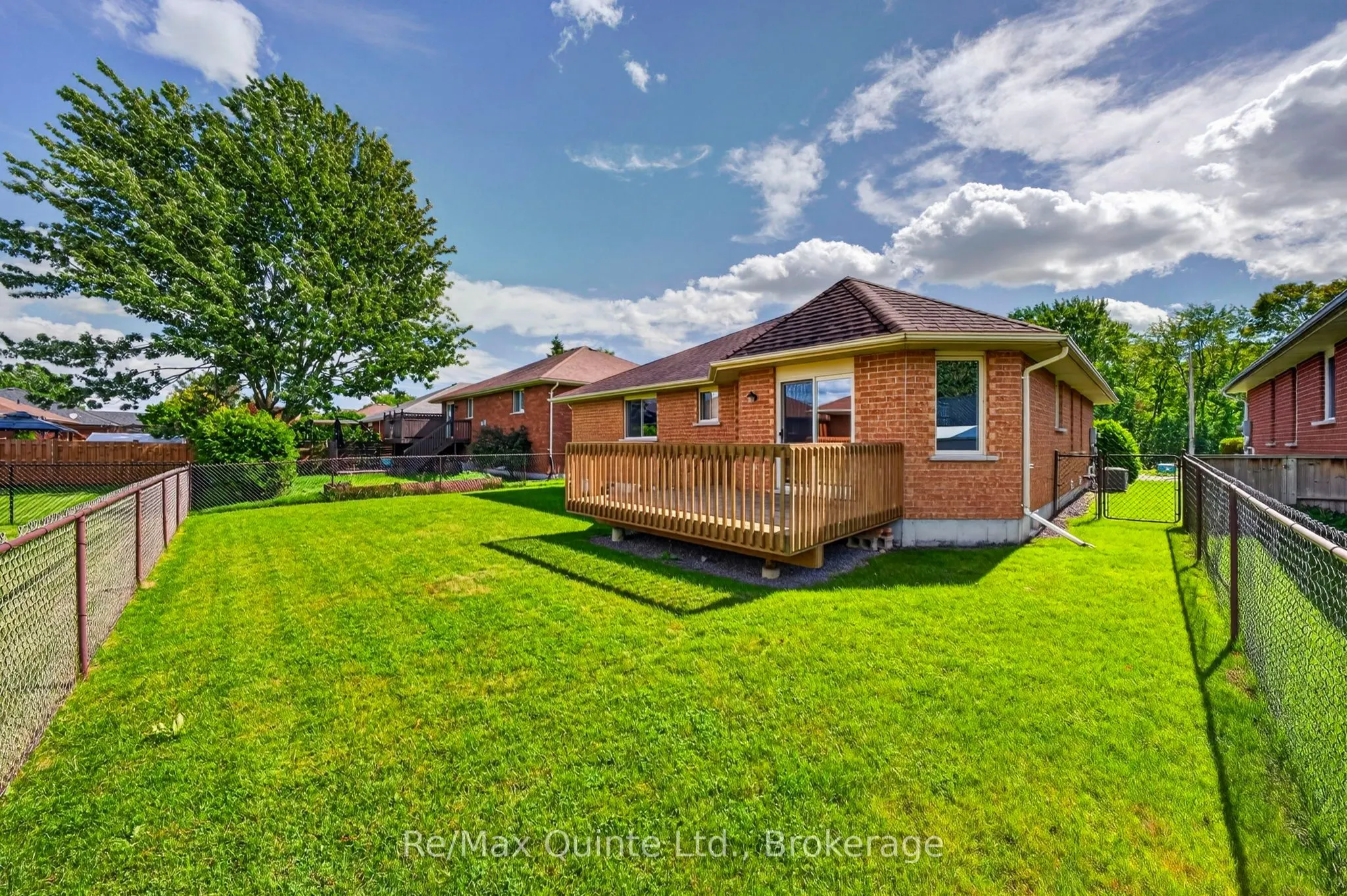 26 Oak Ridge Boulevard