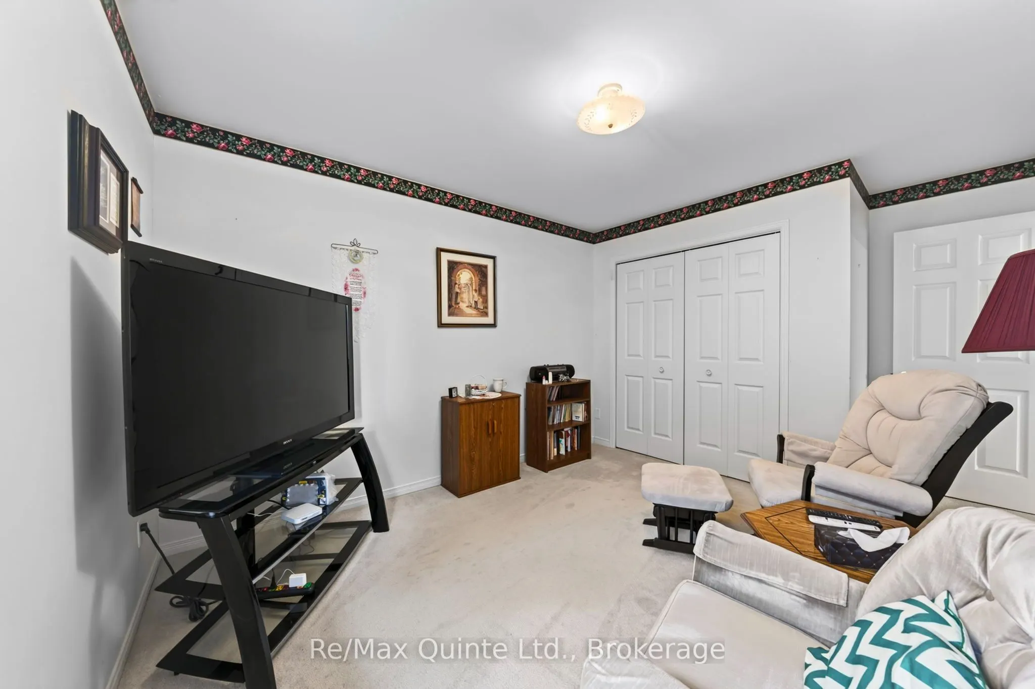 26 Oak Ridge Boulevard