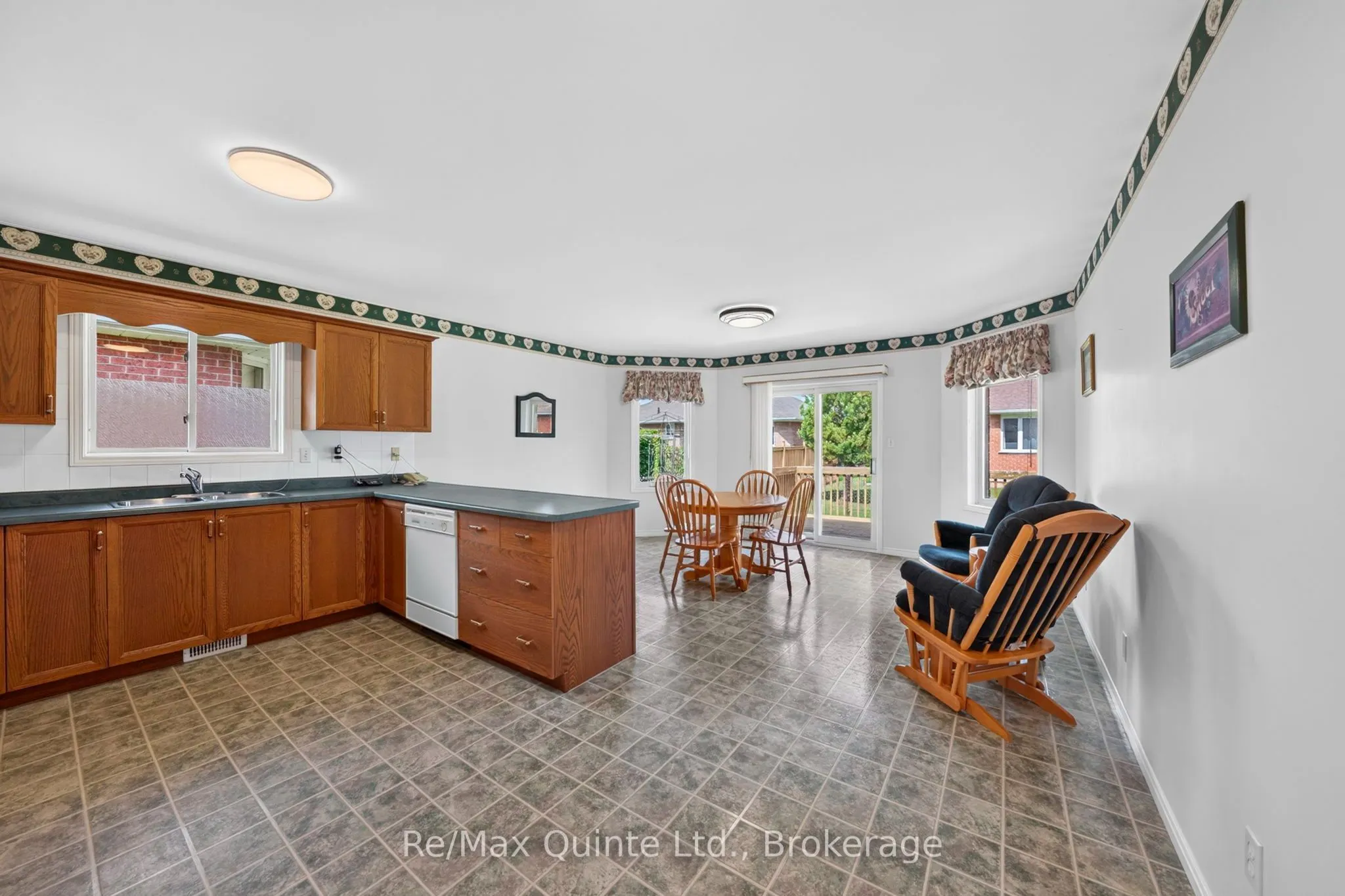 26 Oak Ridge Boulevard