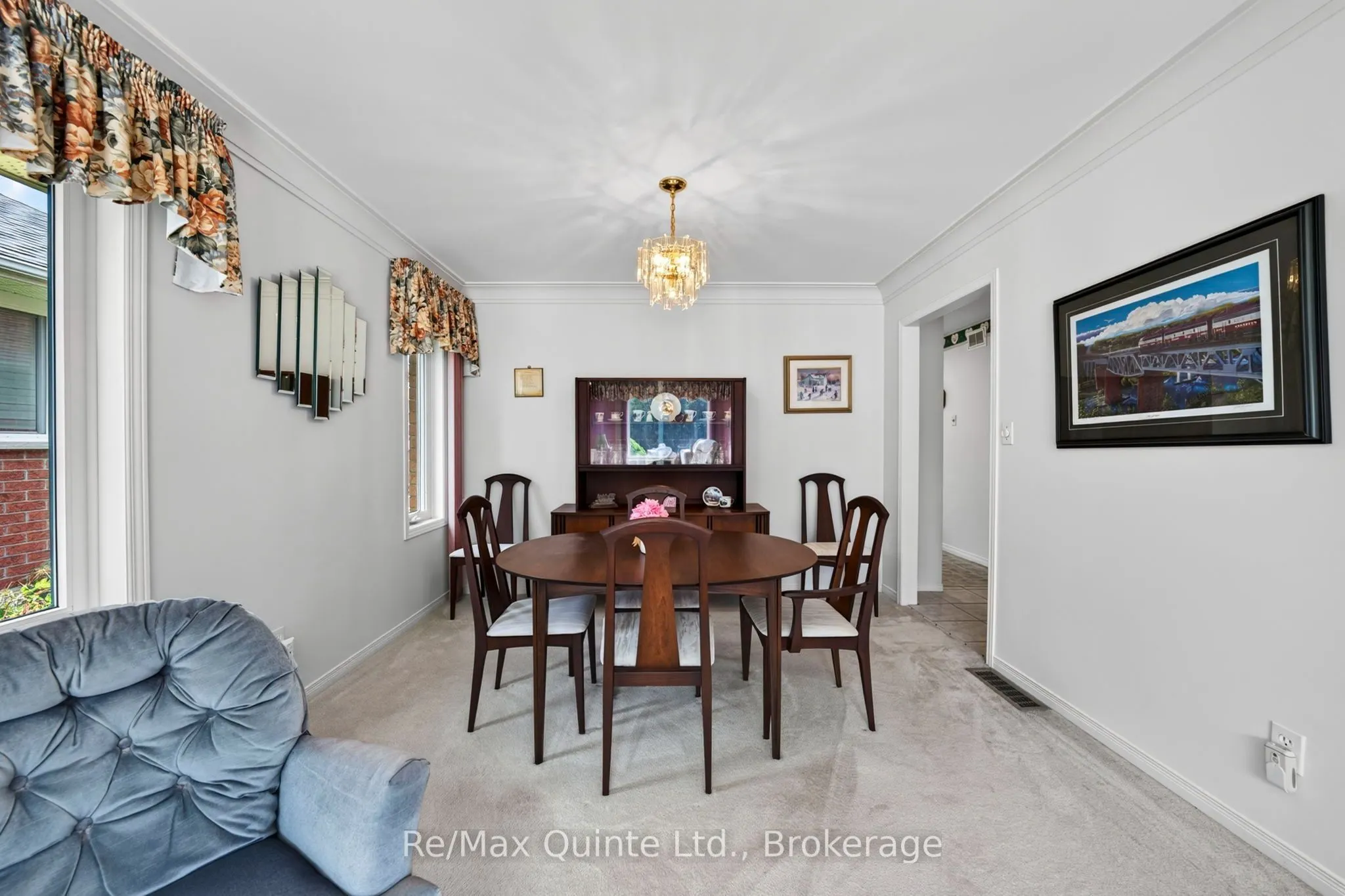 26 Oak Ridge Boulevard